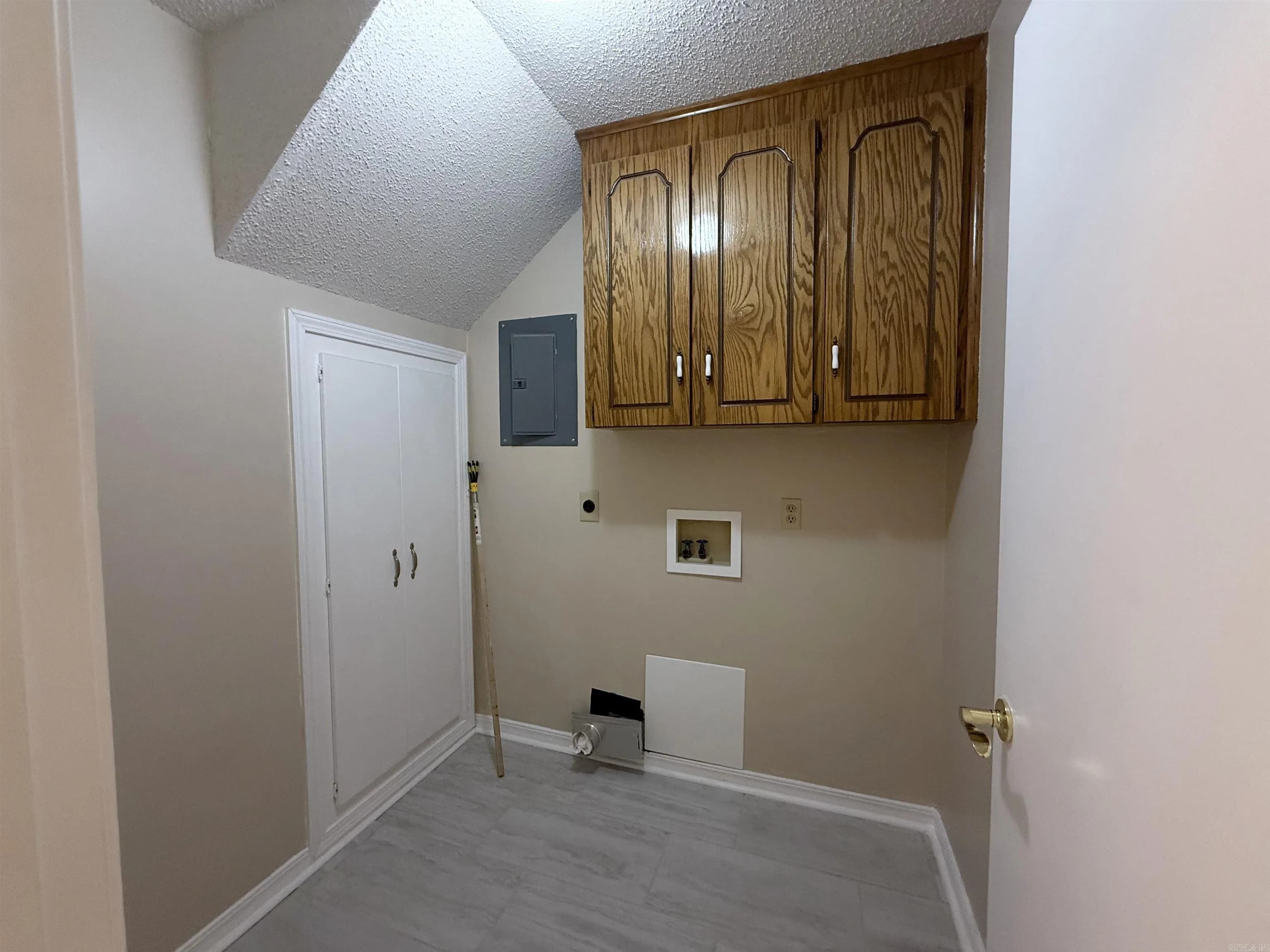 Property at 11  Suncrest - Image 17