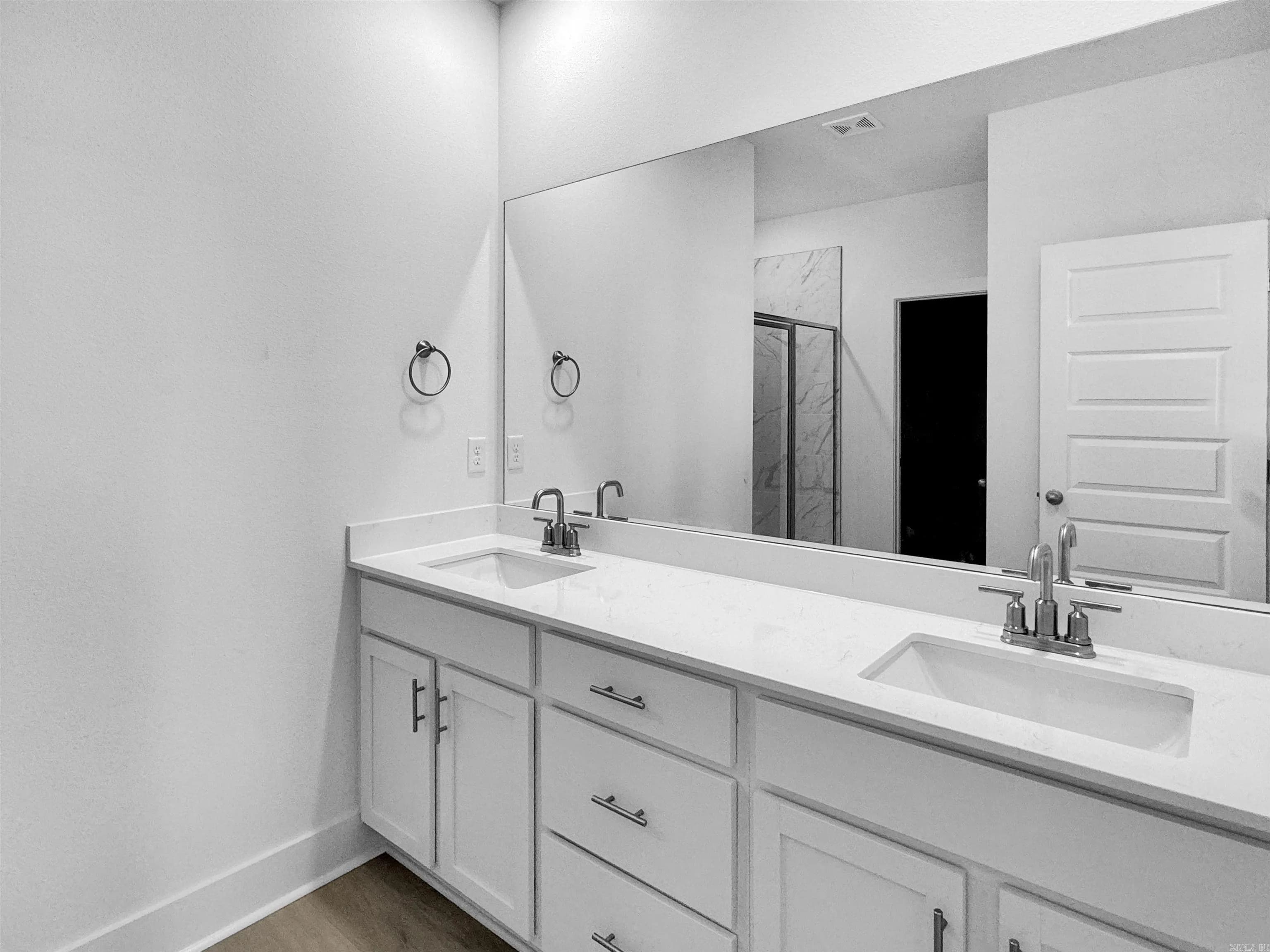 Property at 414  Cain - Image 10
