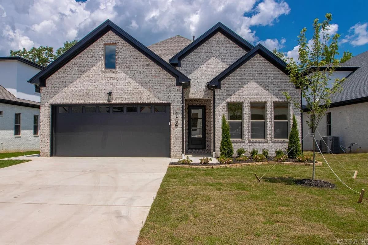 Property at 104  Carter creek - Image 1