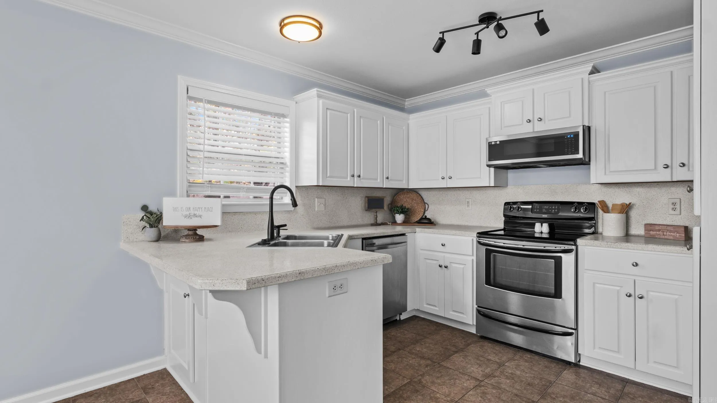 Property at 2422  Canterbury ct - Image 10