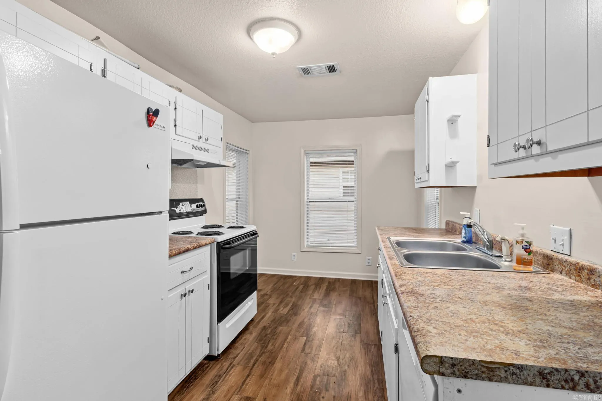 Property at 606 W Thompson street - Image 14
