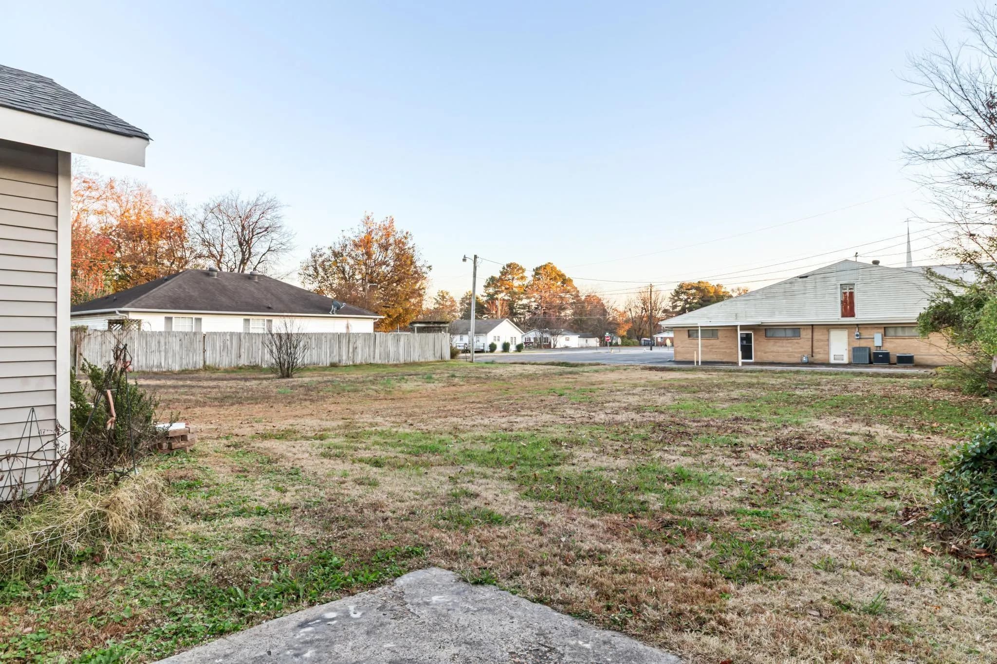 Property at 606 W Thompson street - Image 4