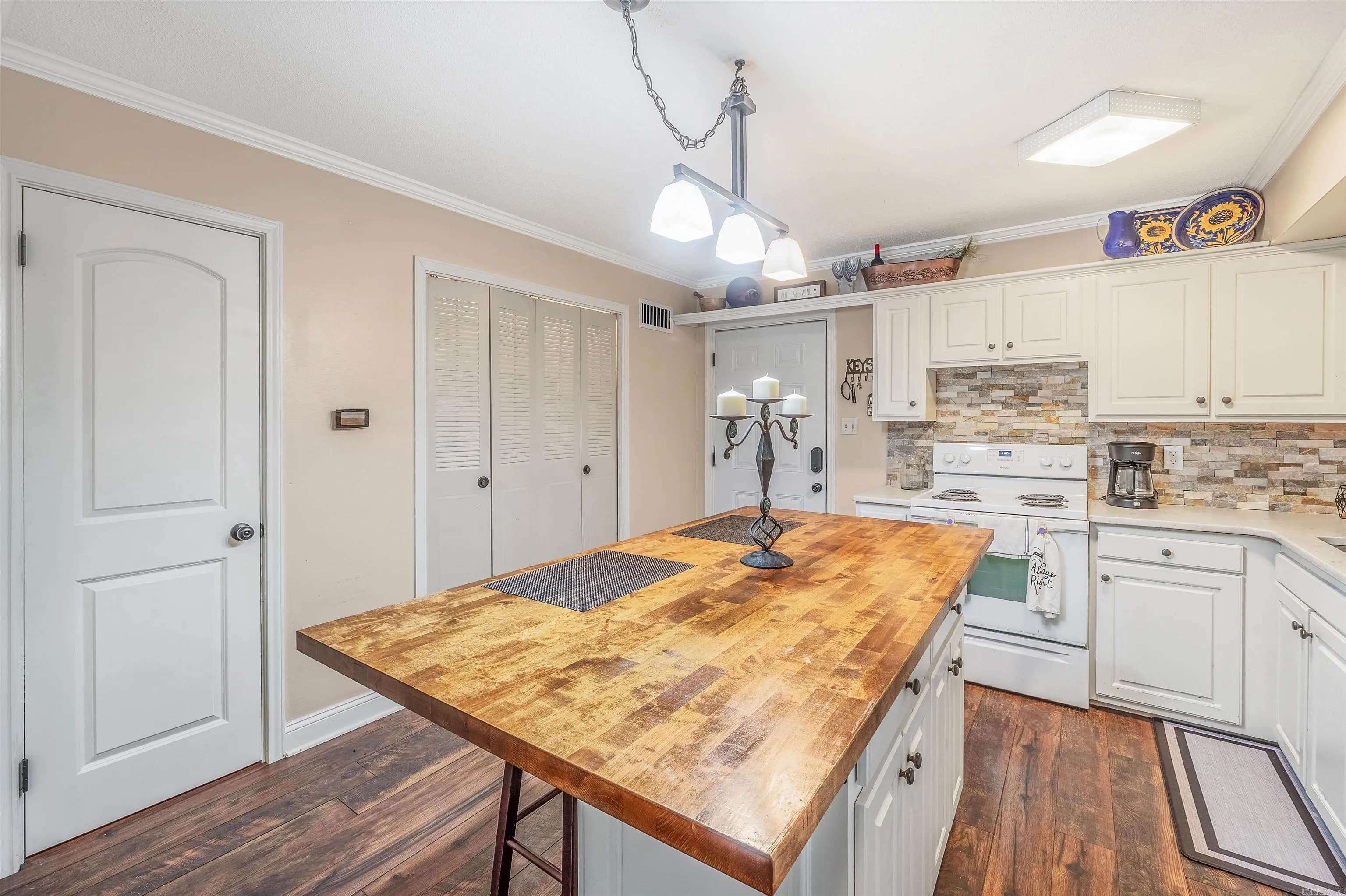 Property at 100  Discovery bay, 6 - Image 3