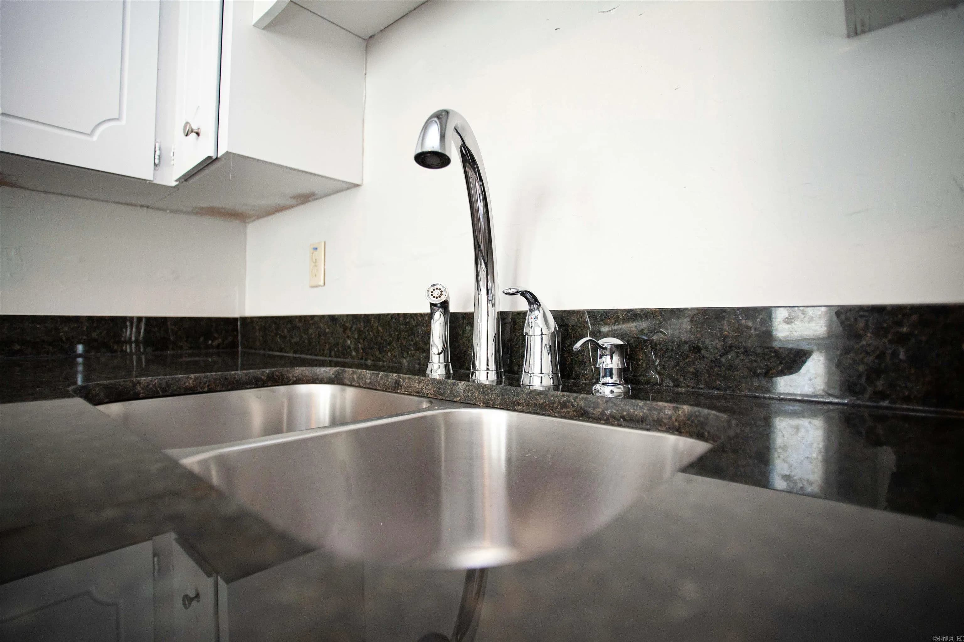 Property at 2000  Lessel - Image 4
