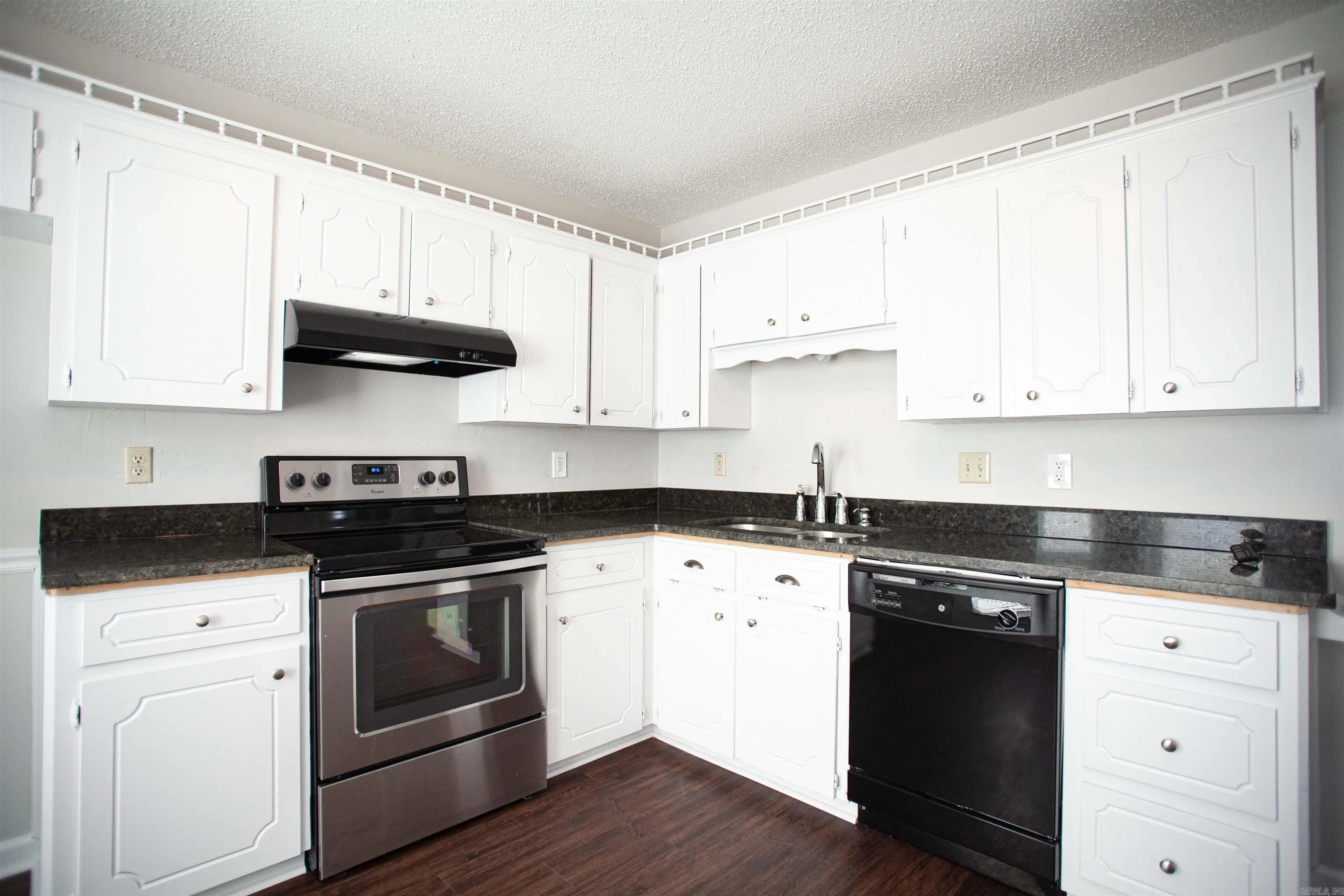 Property at 2000  Lessel - Image 3