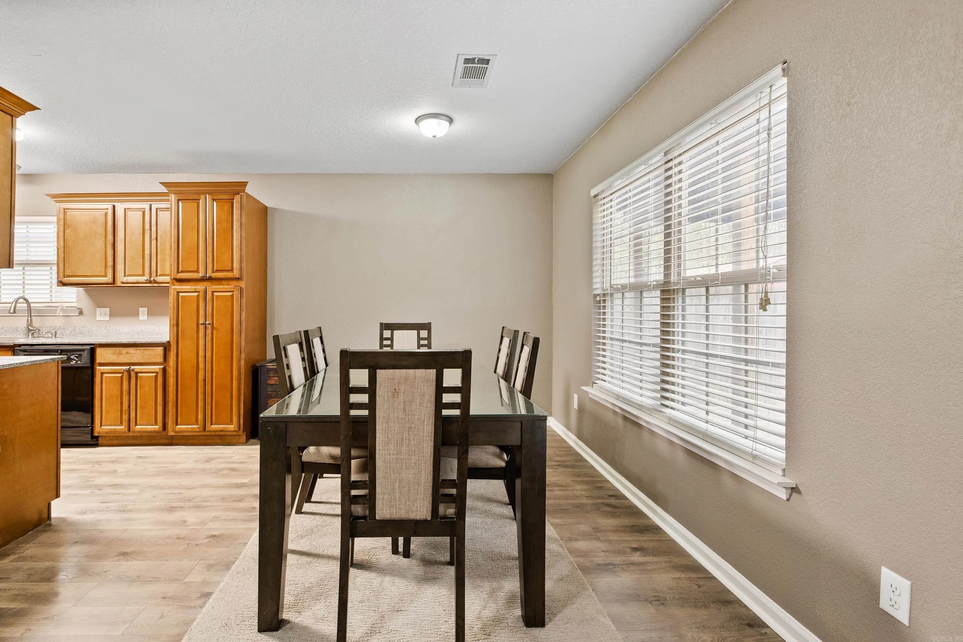 Property at 219  Iris - Image 9