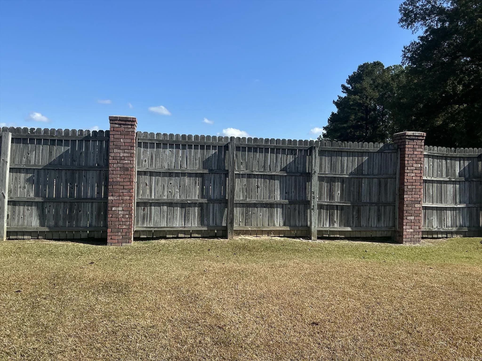 Property at 209  Stonegate - Image 3