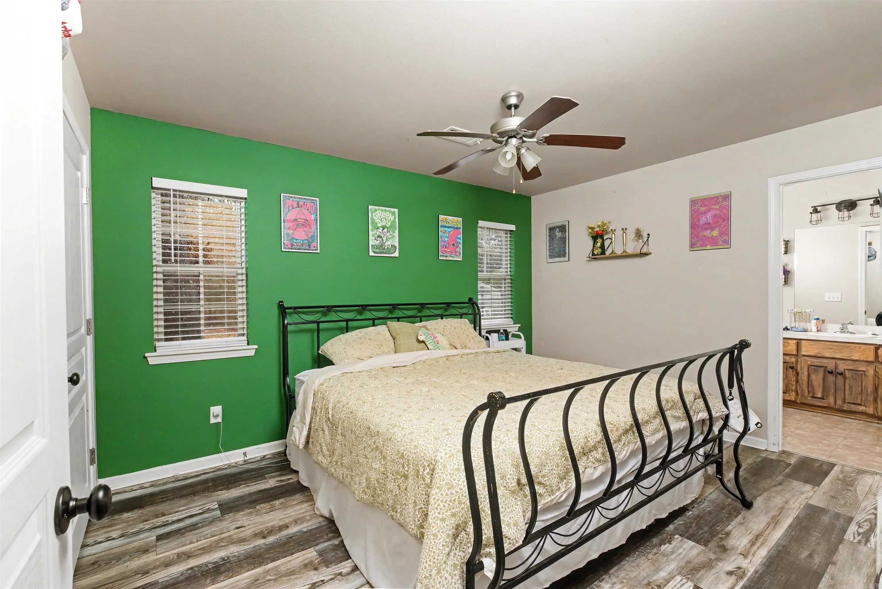 Property at 39  Grant 135 - Image 11