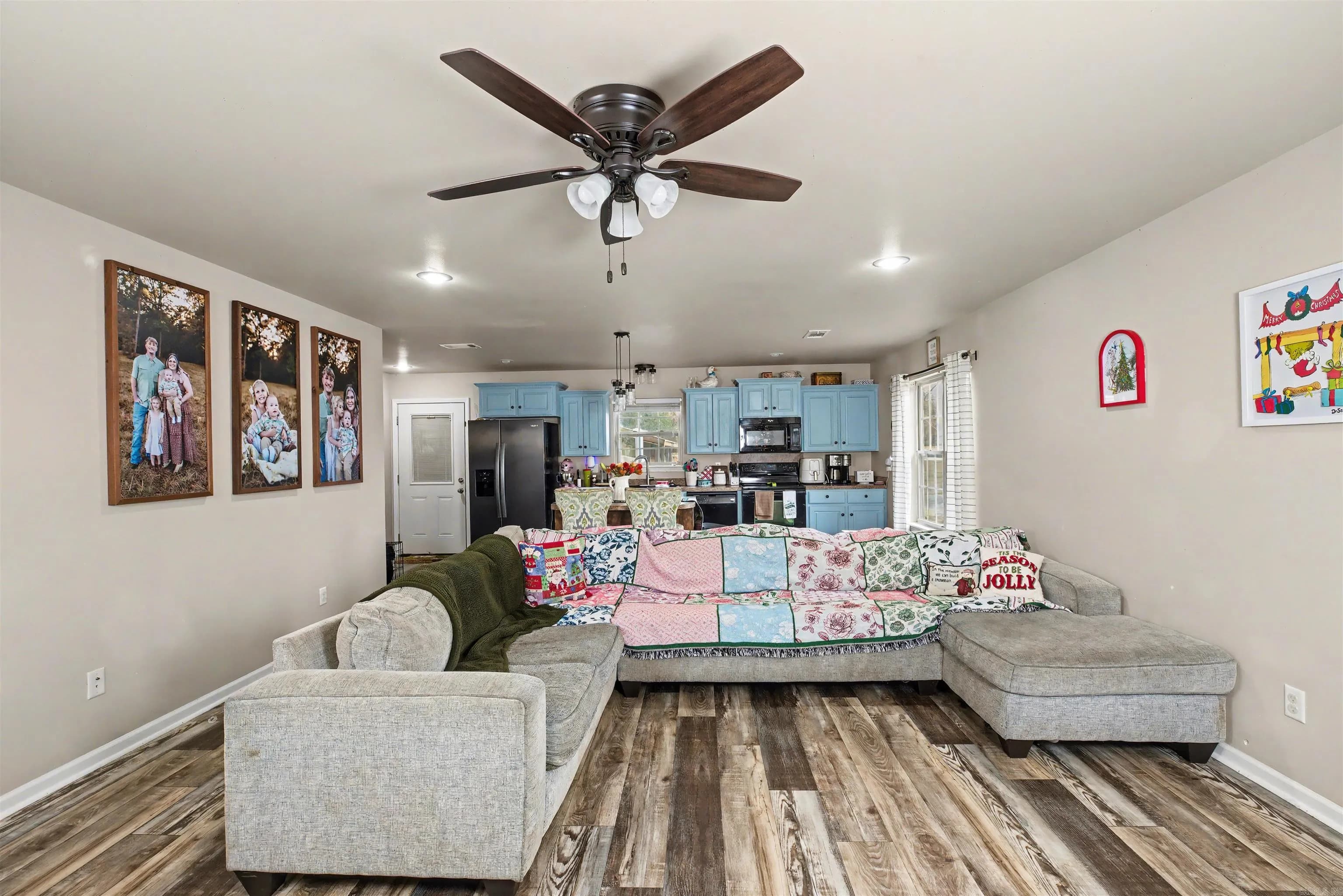 Property at 39  Grant 135 - Image 8