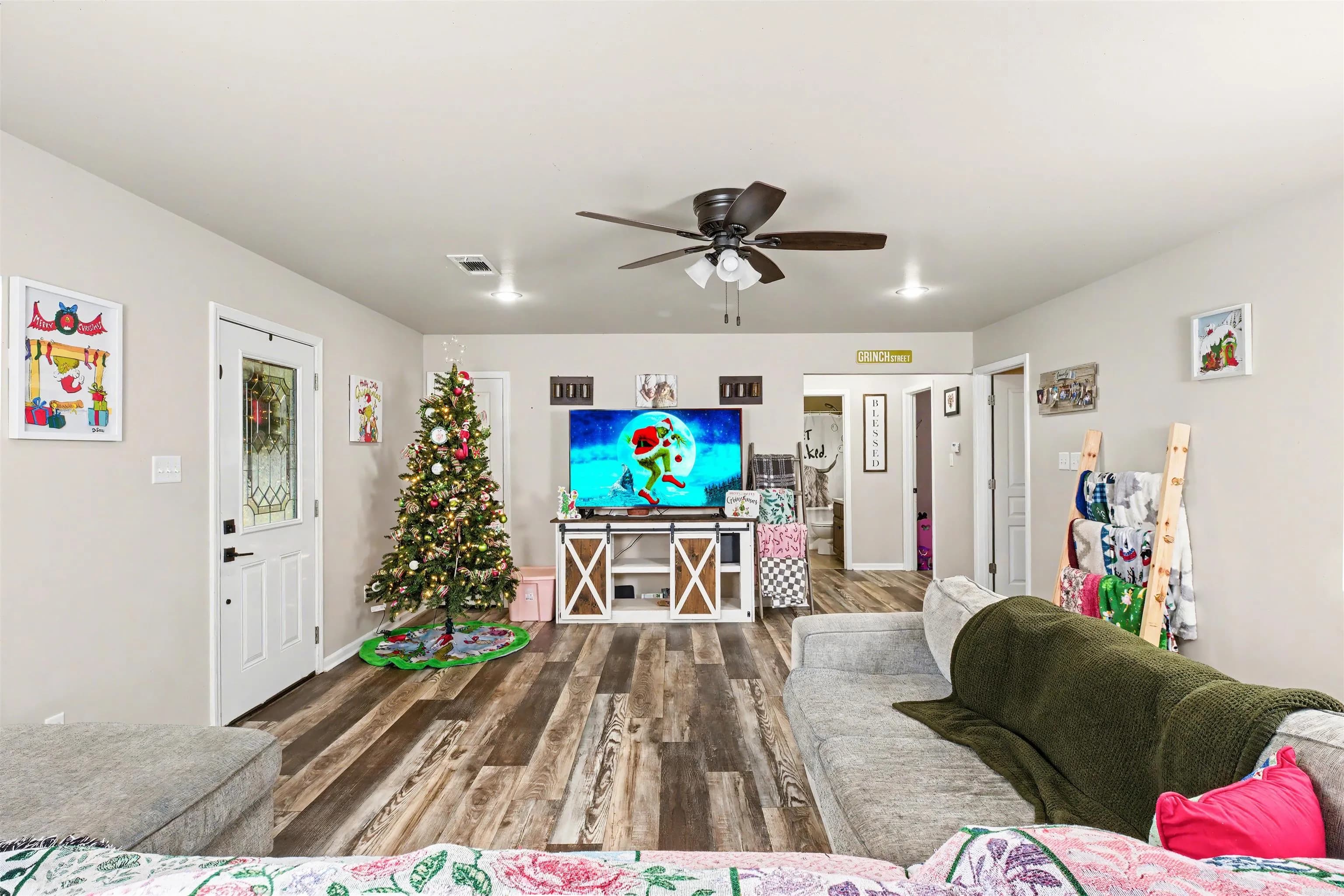 Property at 39  Grant 135 - Image 7