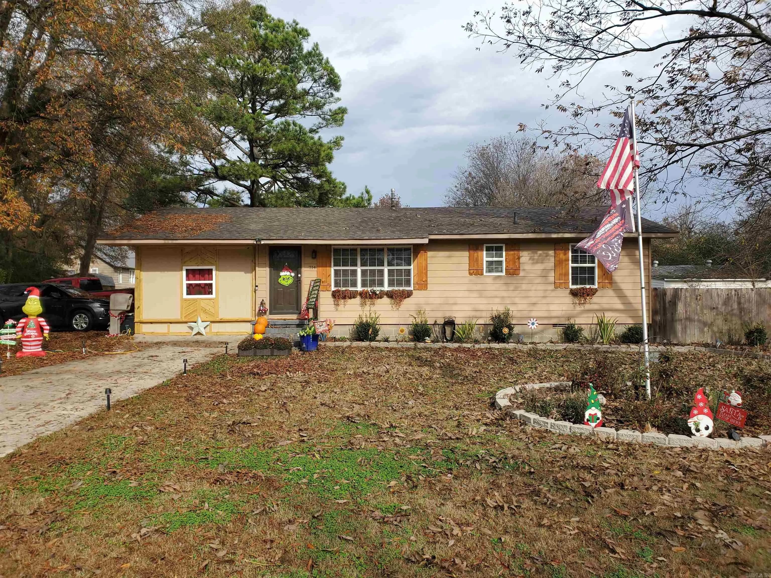 Property at 714 W 7th - Image 1
