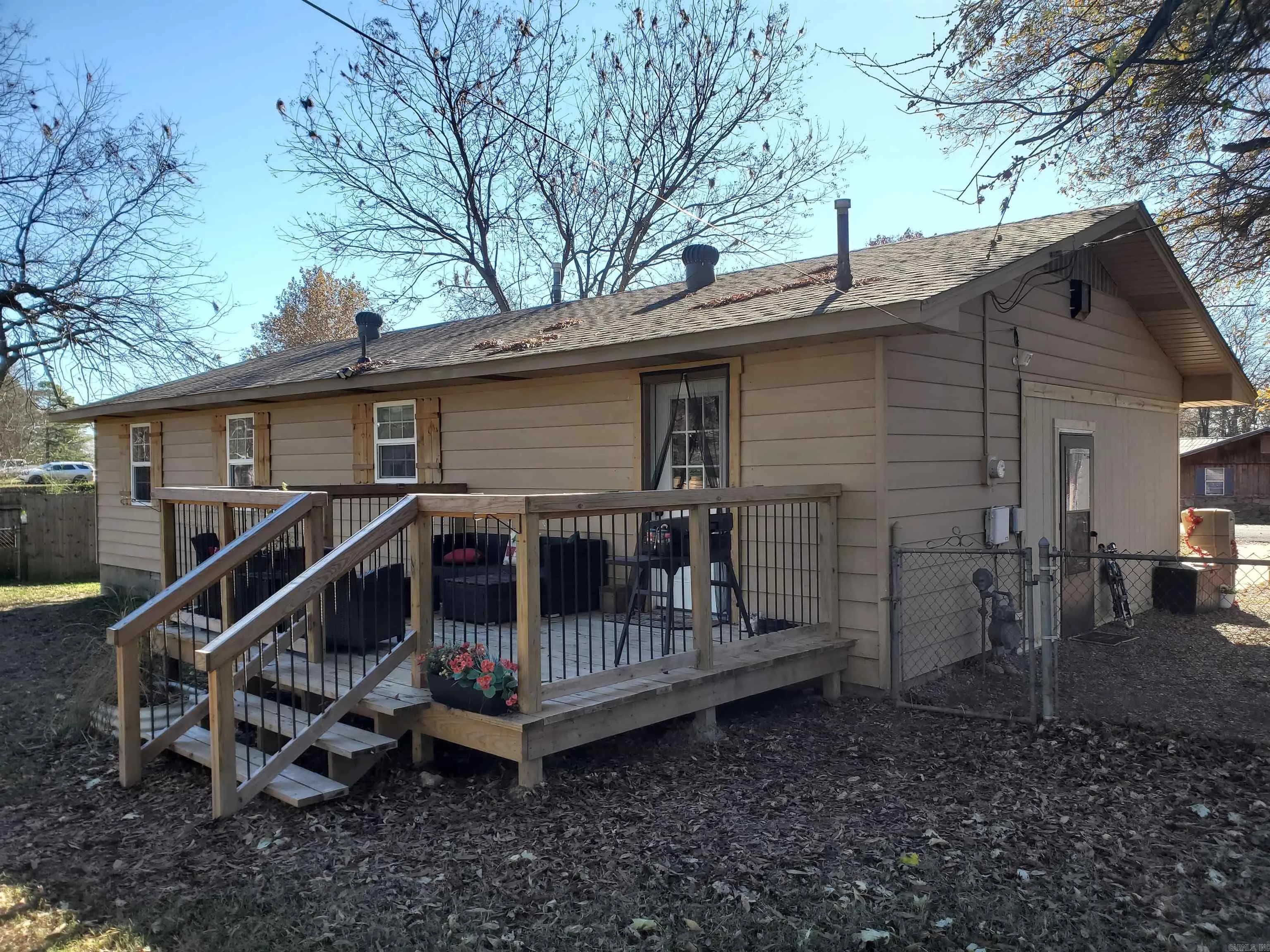 Property at 714 W 7th - Image 8