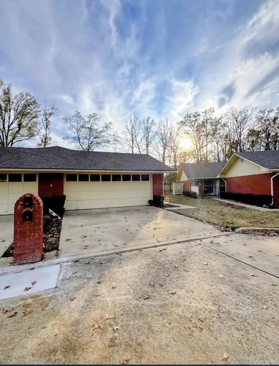 Property at 6  Summerset - Image 2