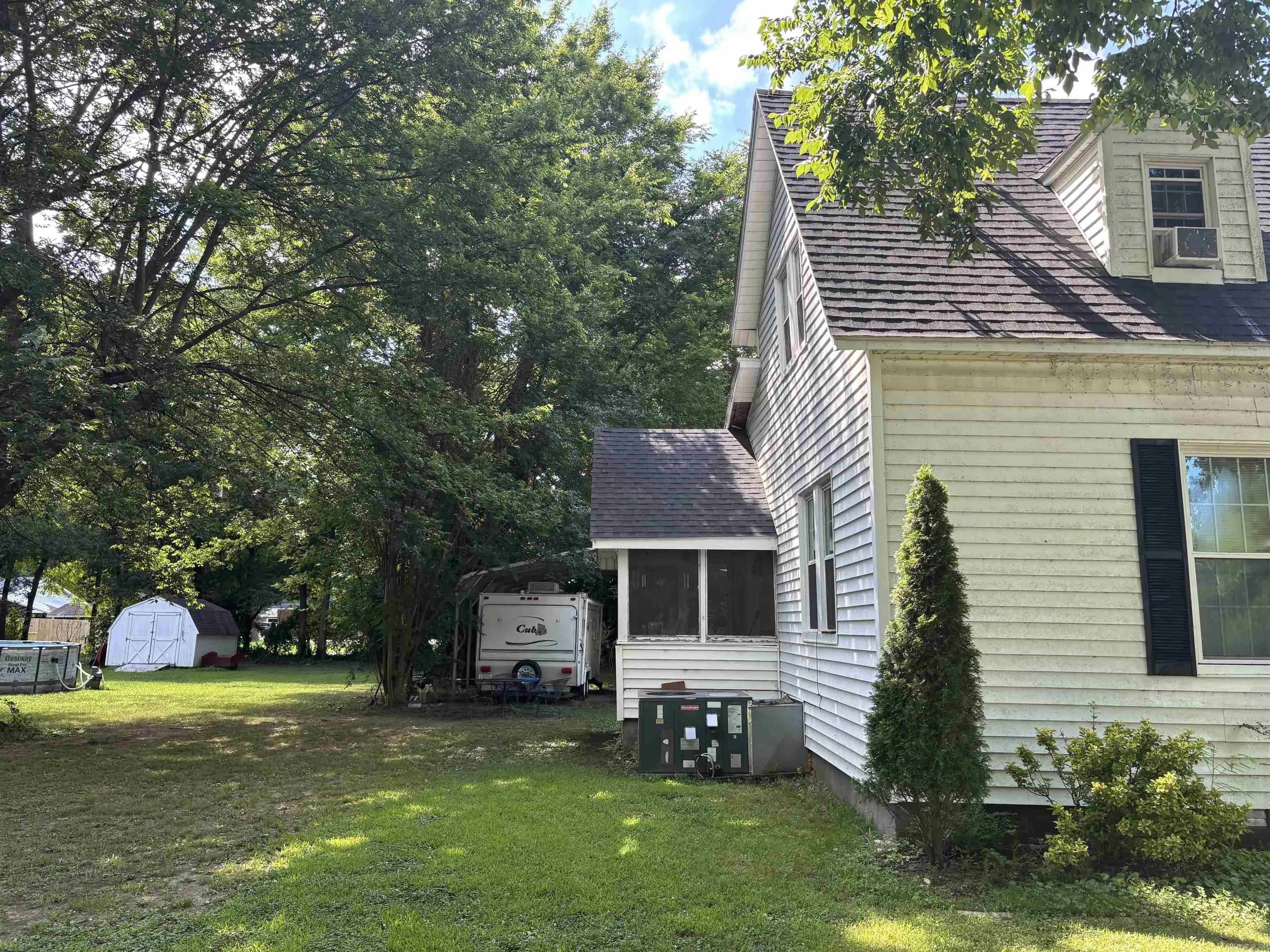 Property at 701 SW 2nd street - Image 5