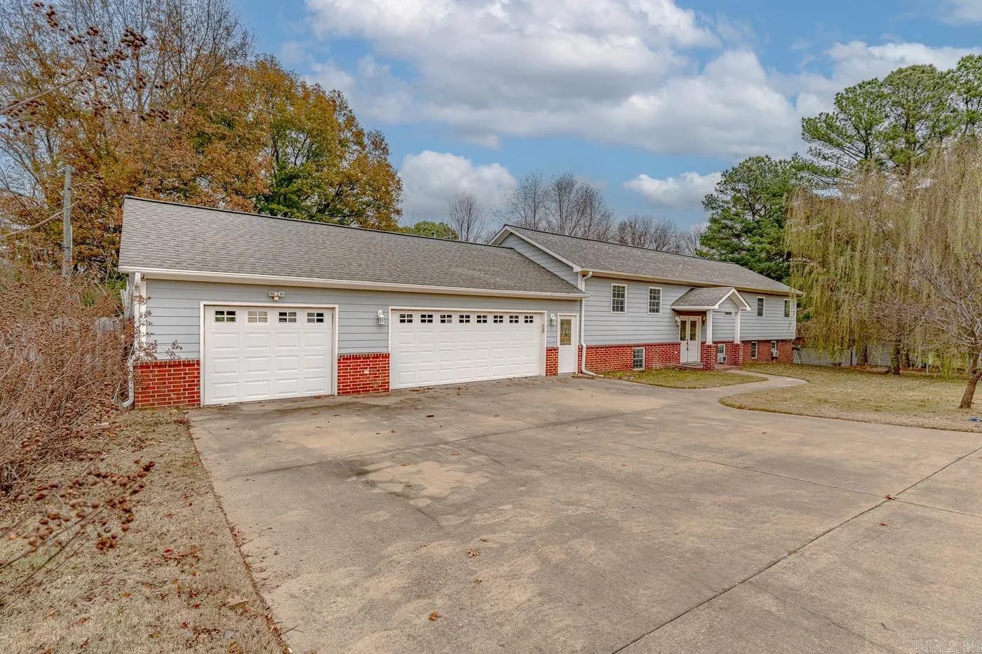 Property at 800  Parkview st - Image 2