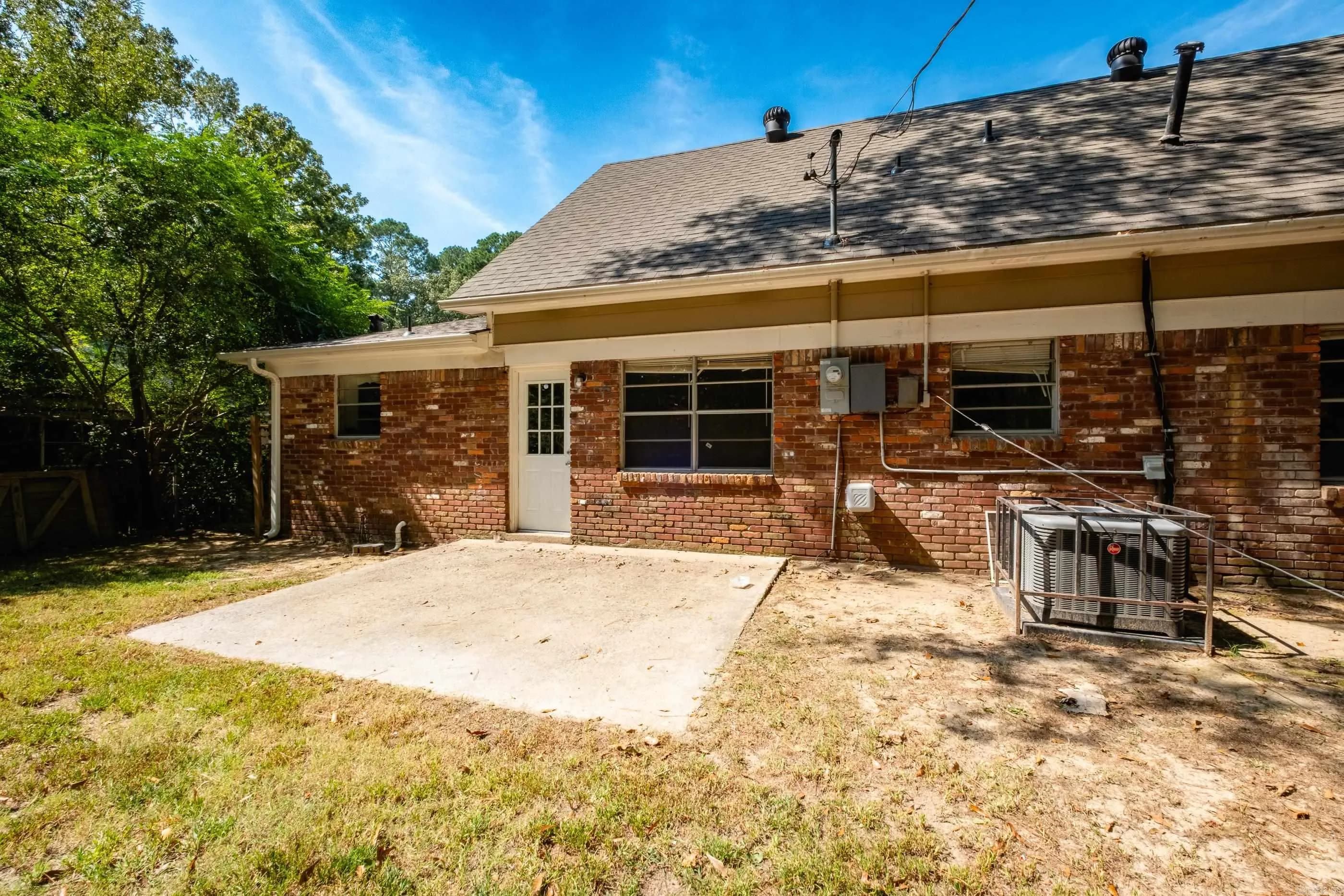 Property at 10407  Republic - Image 48
