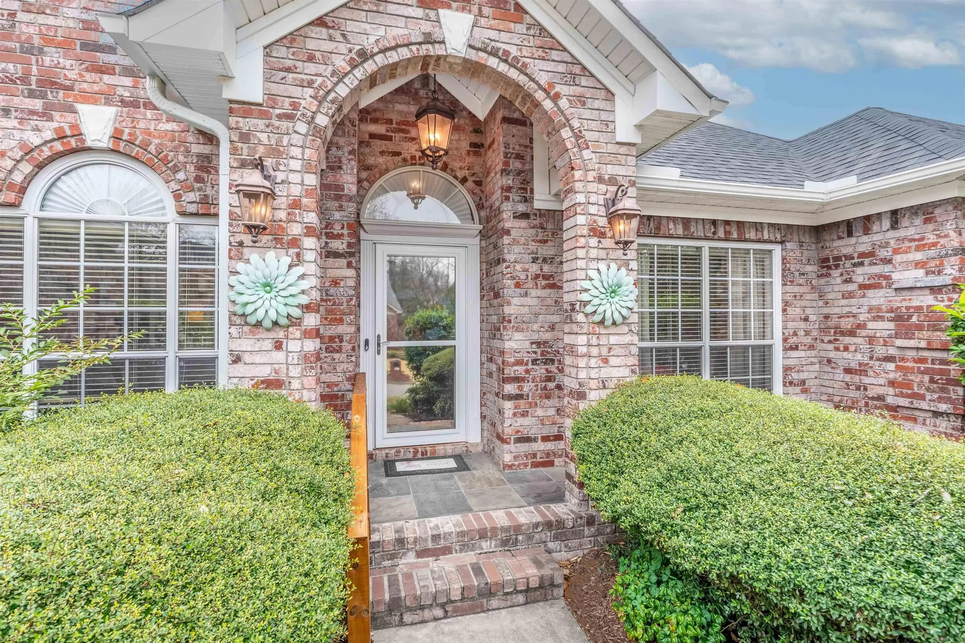 Property at 5  Greeson cove - Image 2