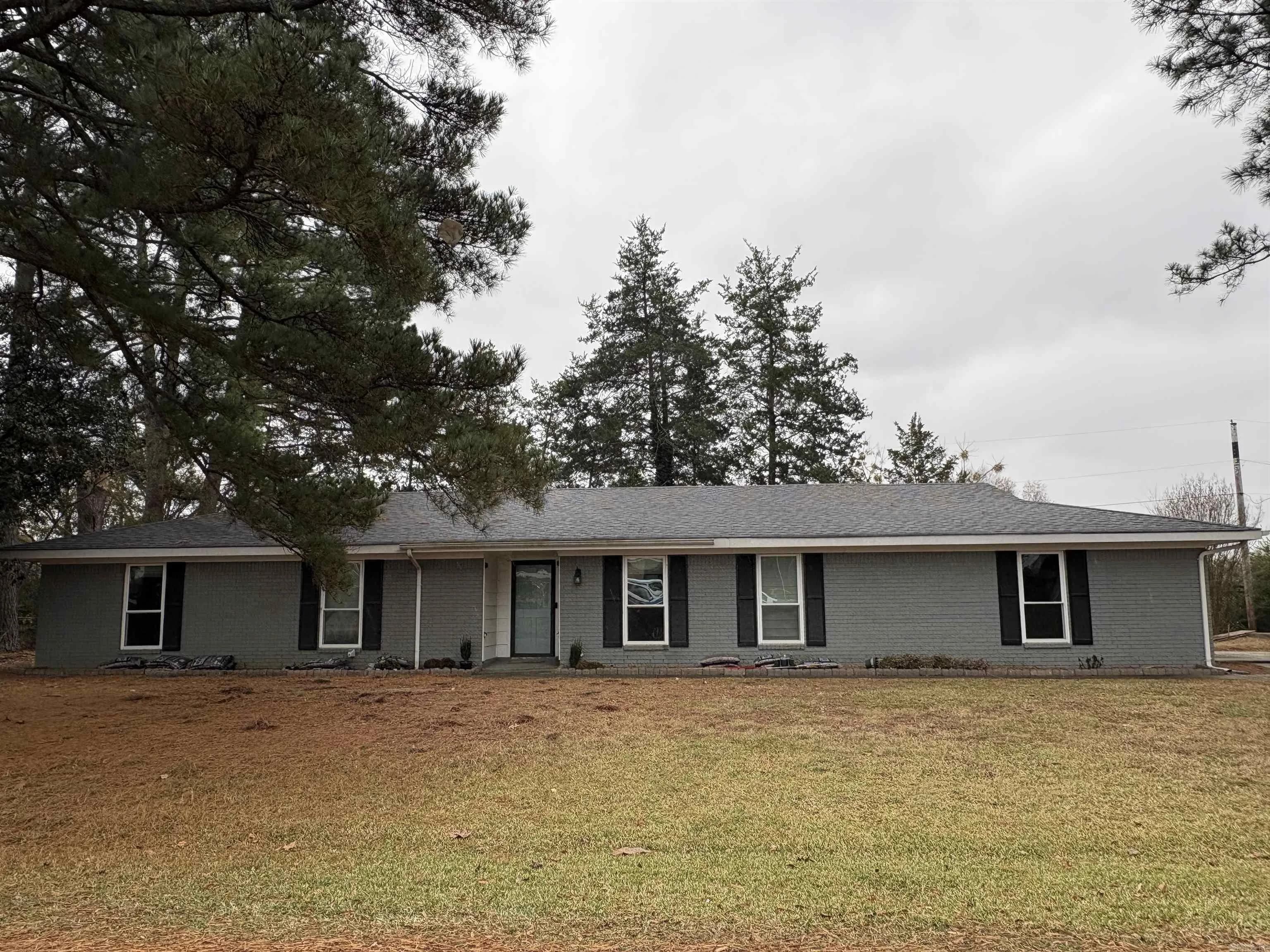 Property at 7  Riviera - Image 1