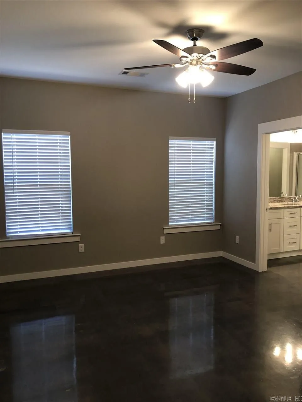 Property at 414 S Market - Image 7