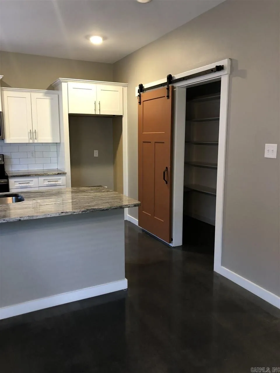 Property at 414 S Market - Image 14
