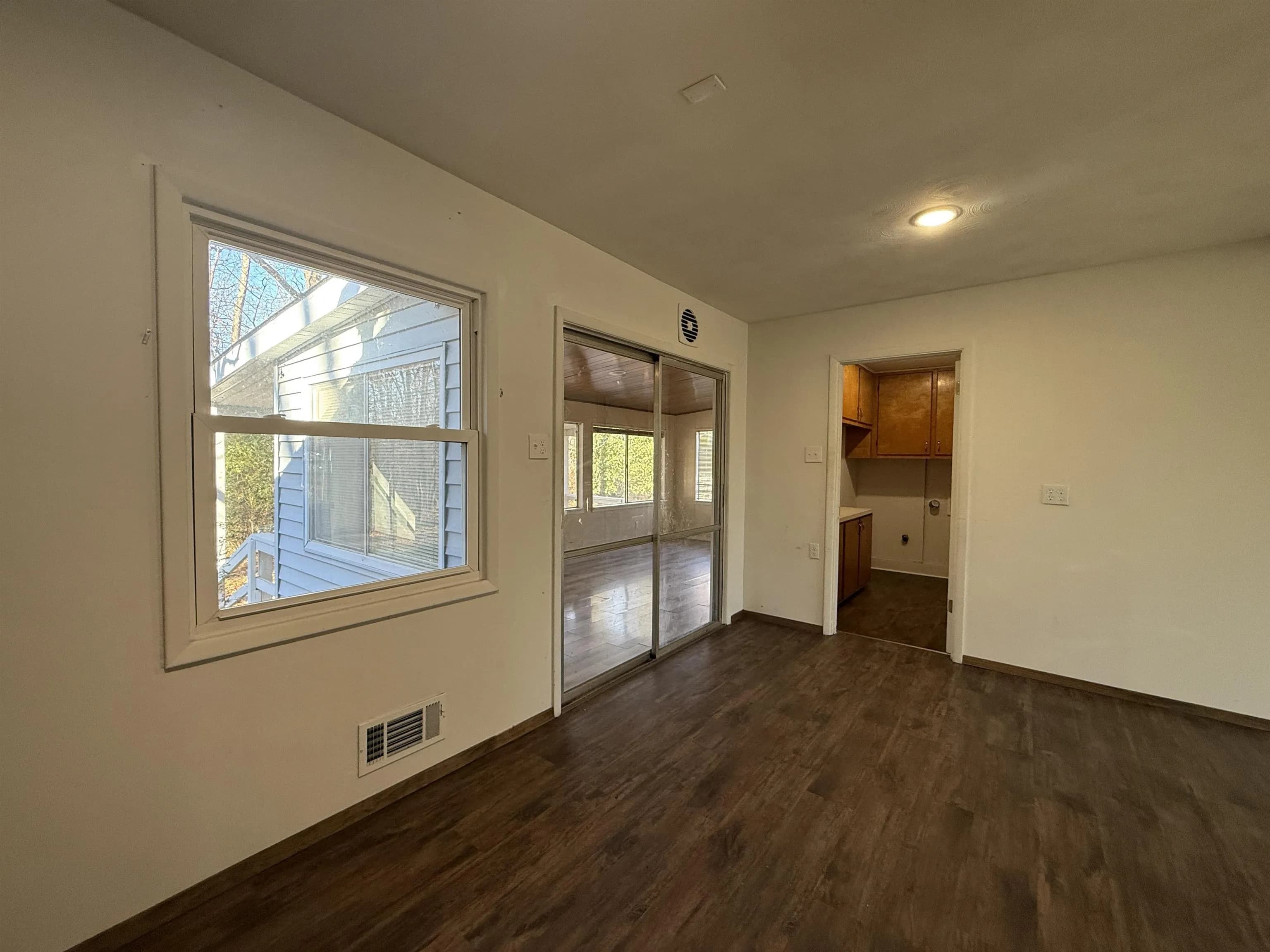 Property at 160  Hiawatha - Image 21