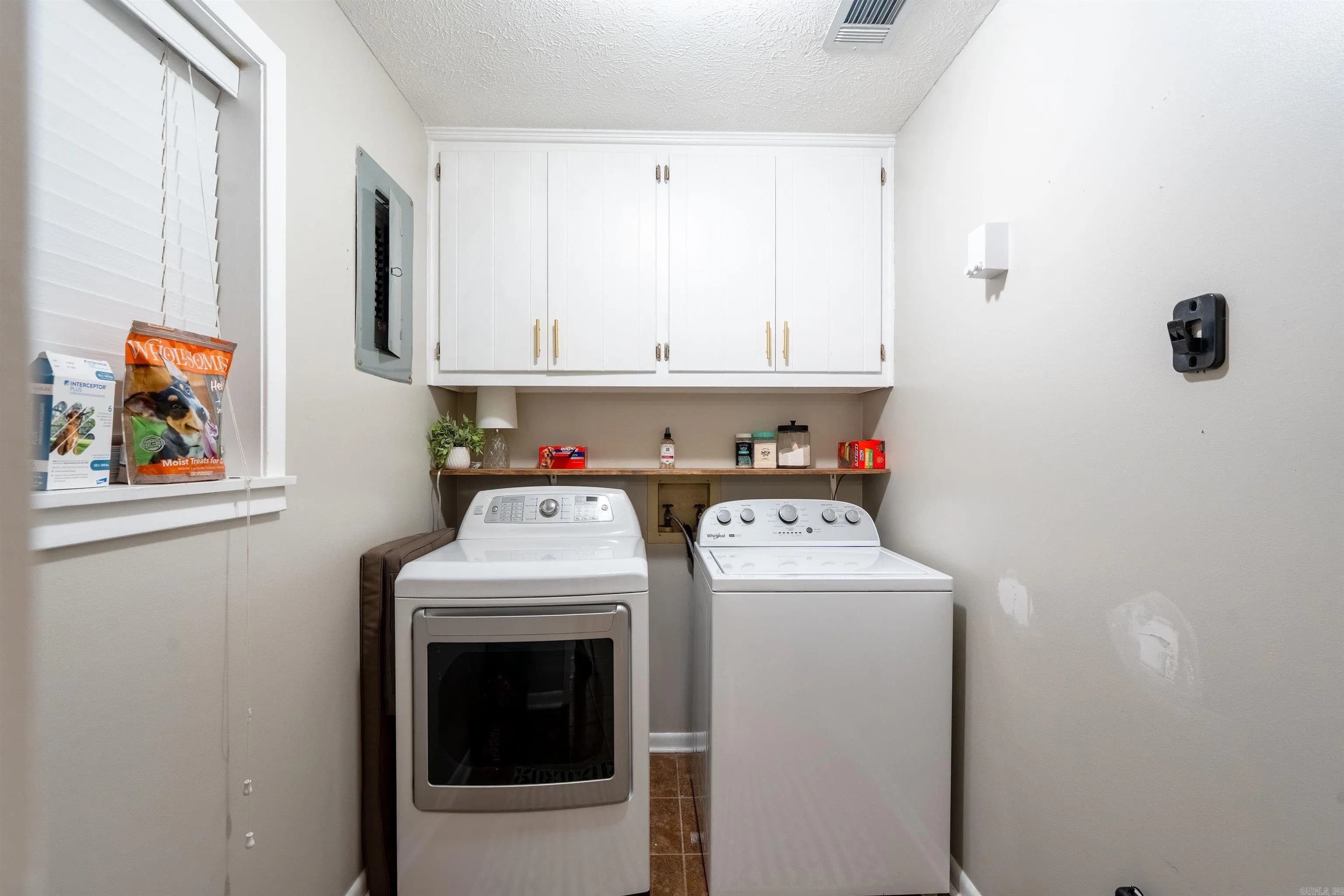 Property at 212  Aztec - Image 37