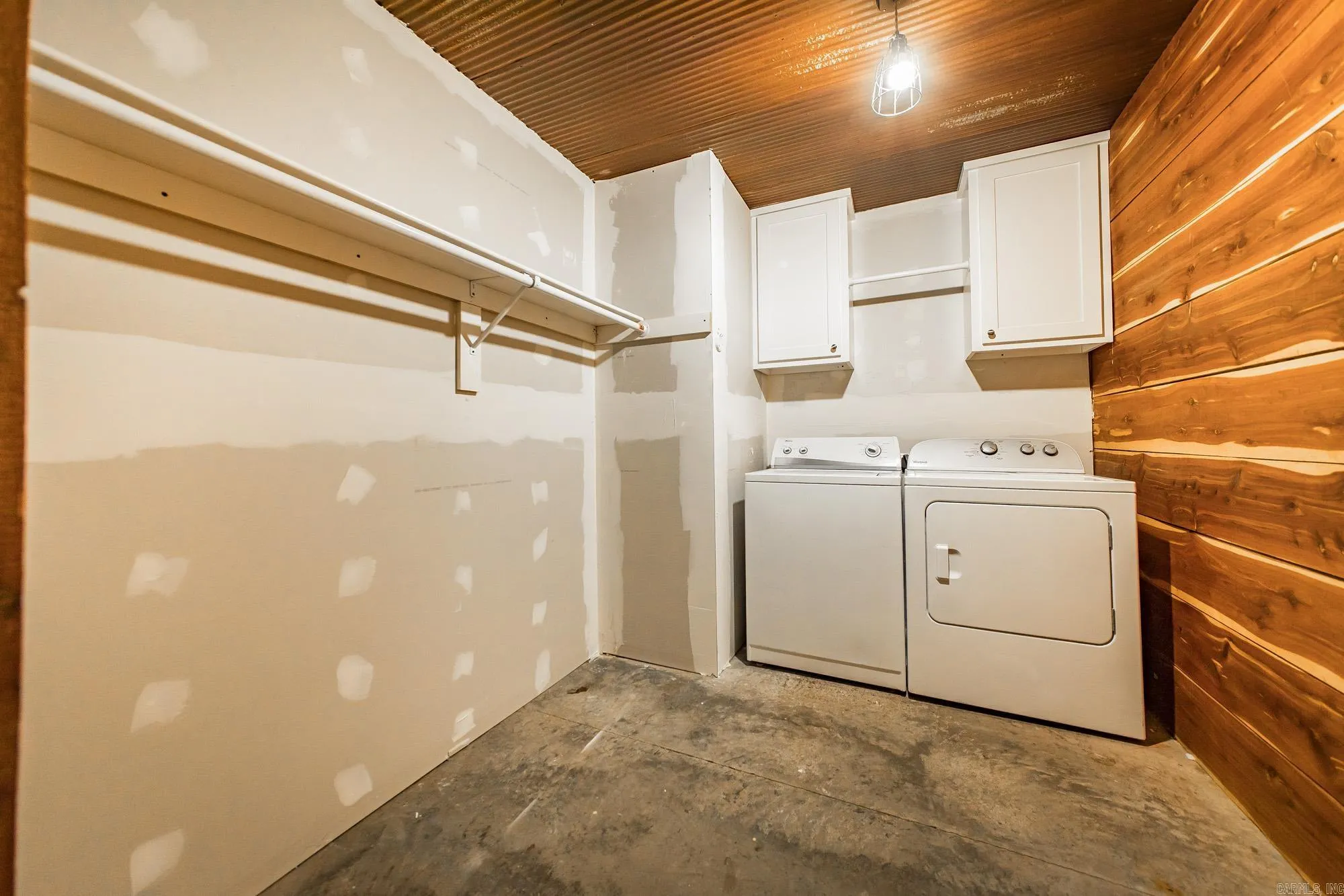 Property at 3  Lone pine rd. s. - Image 25