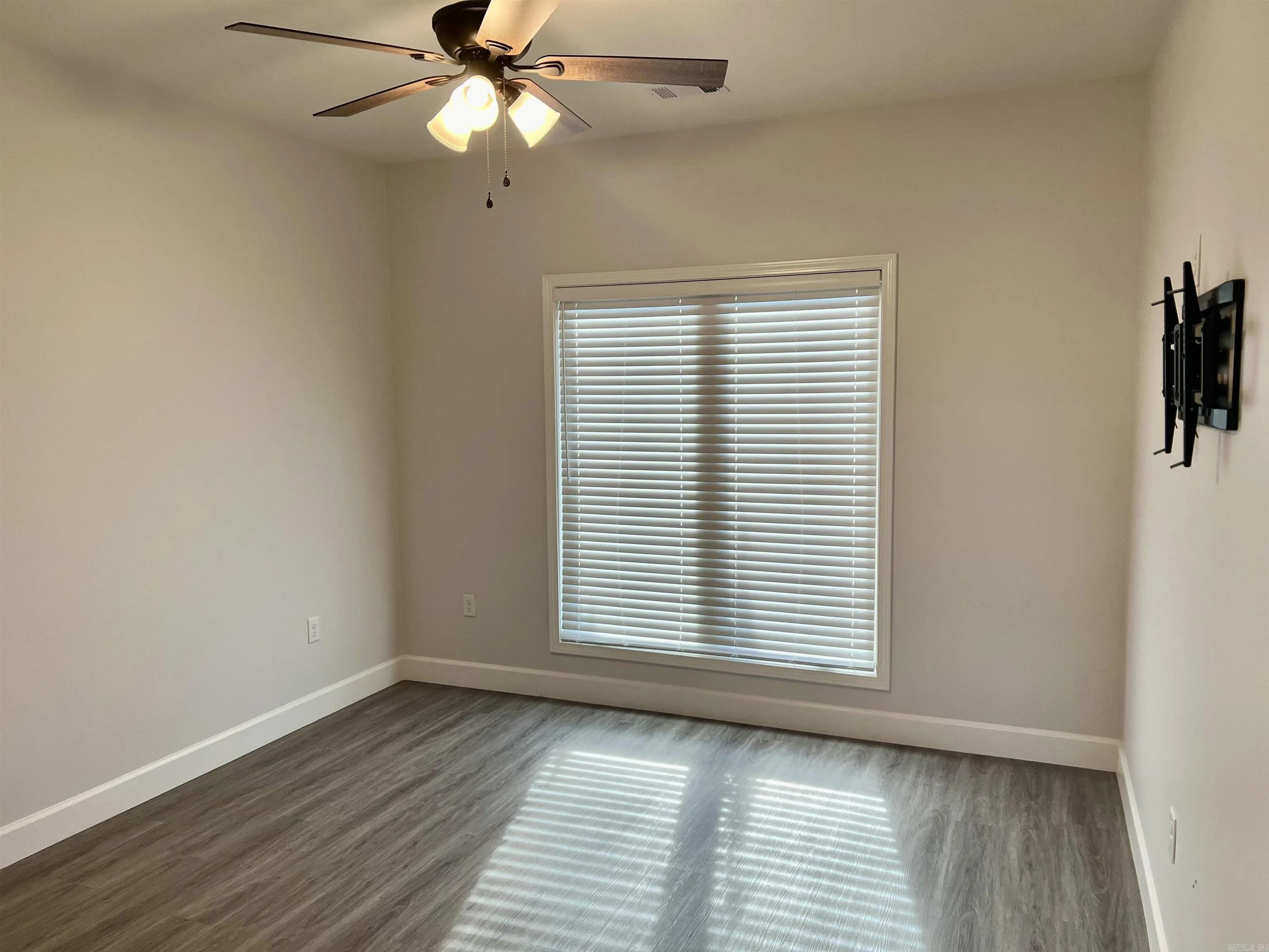 Property at 2505  Dallas - Image 14