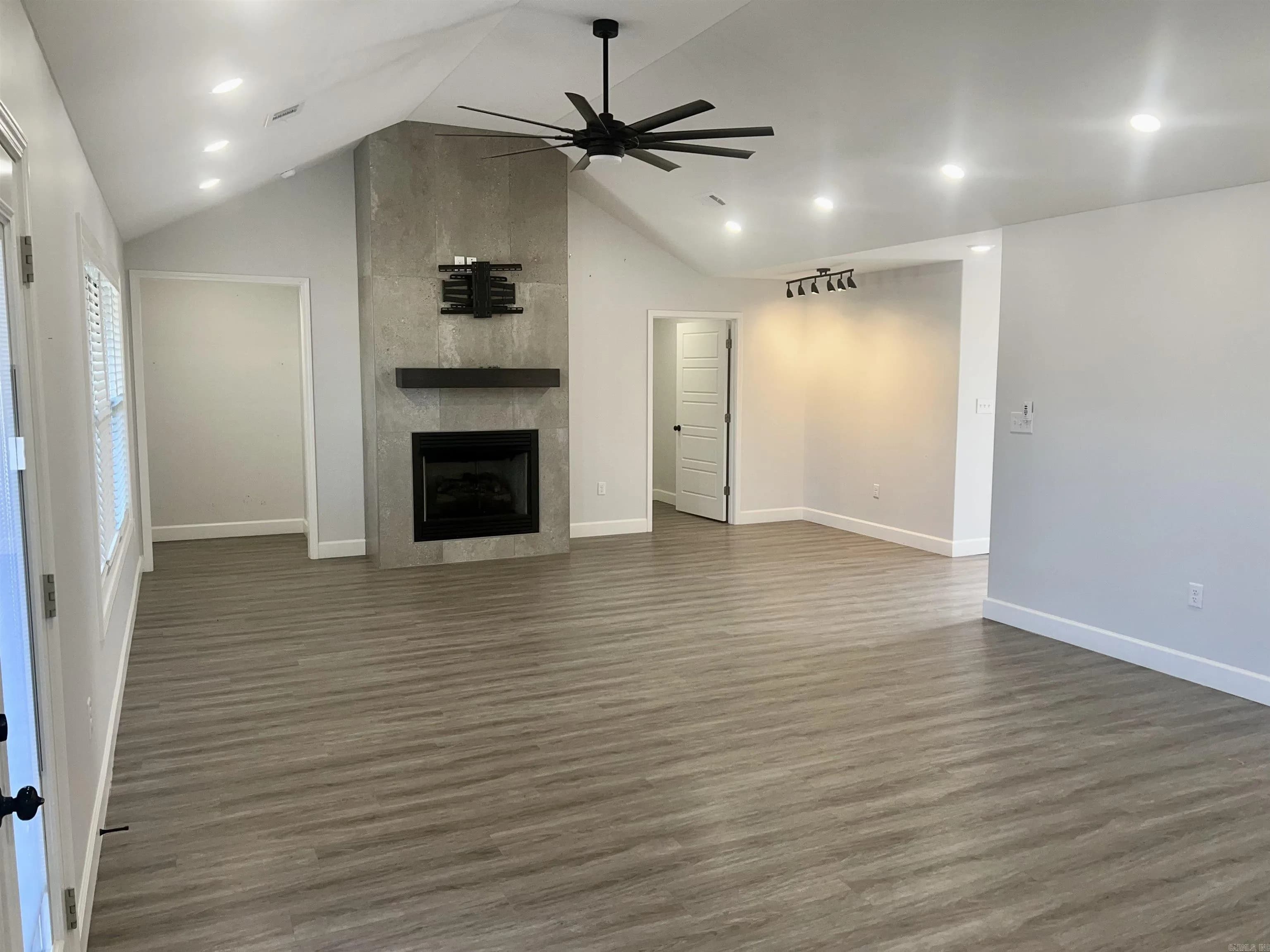 Property at 2505  Dallas - Image 8