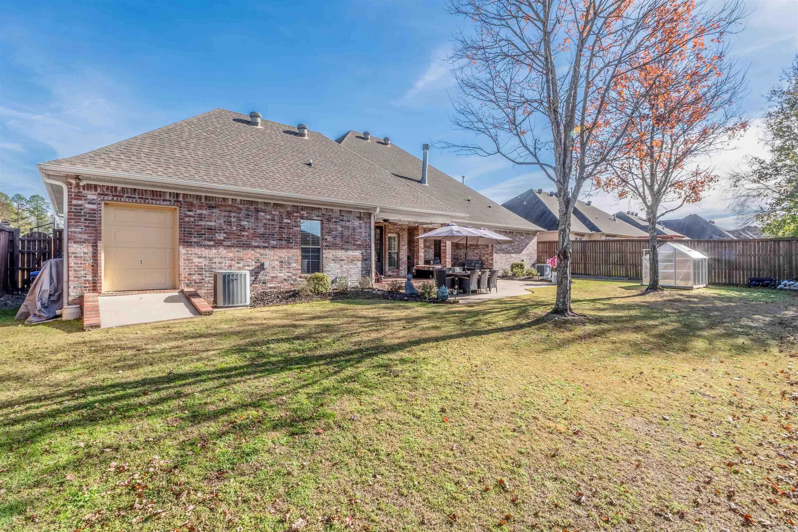 Property at 1105  Applewood - Image 5