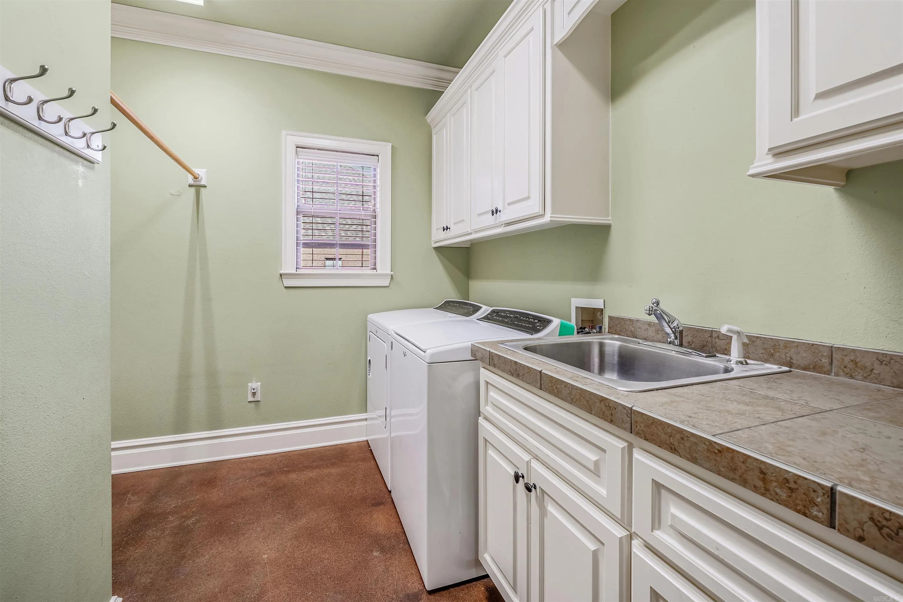 Property at 1105  Applewood - Image 33