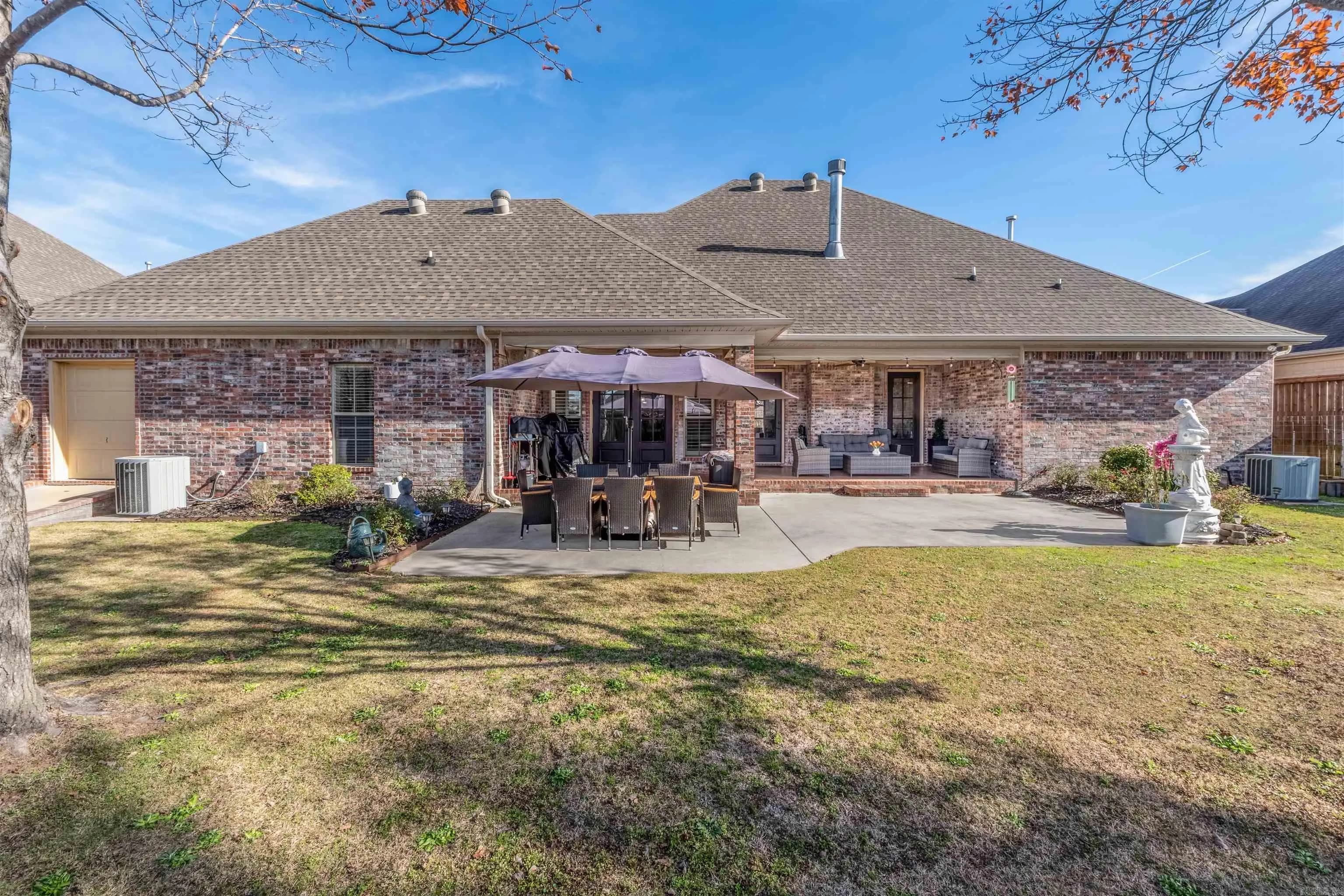 Property at 1105  Applewood - Image 4