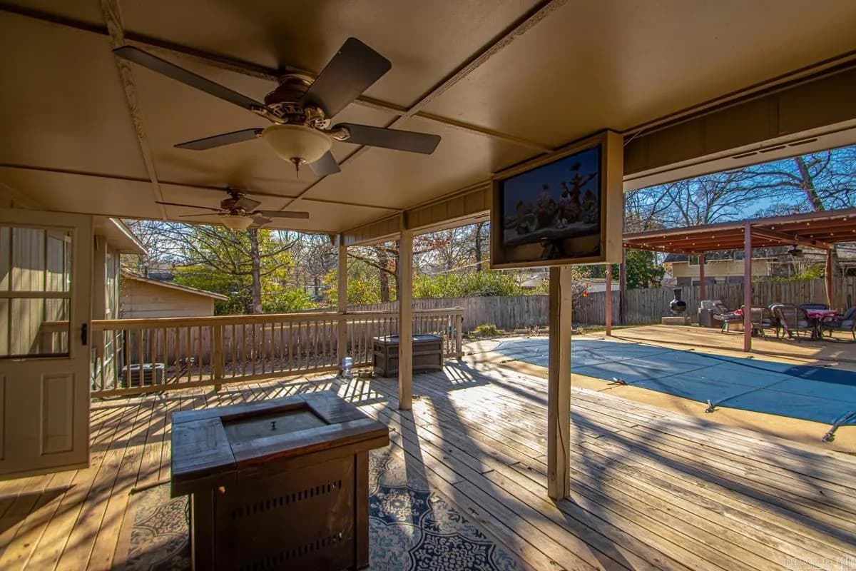Property at 7603  Club - Image 17