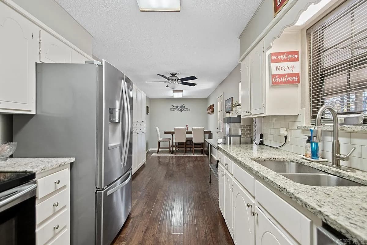 Property at 7603  Club - Image 21