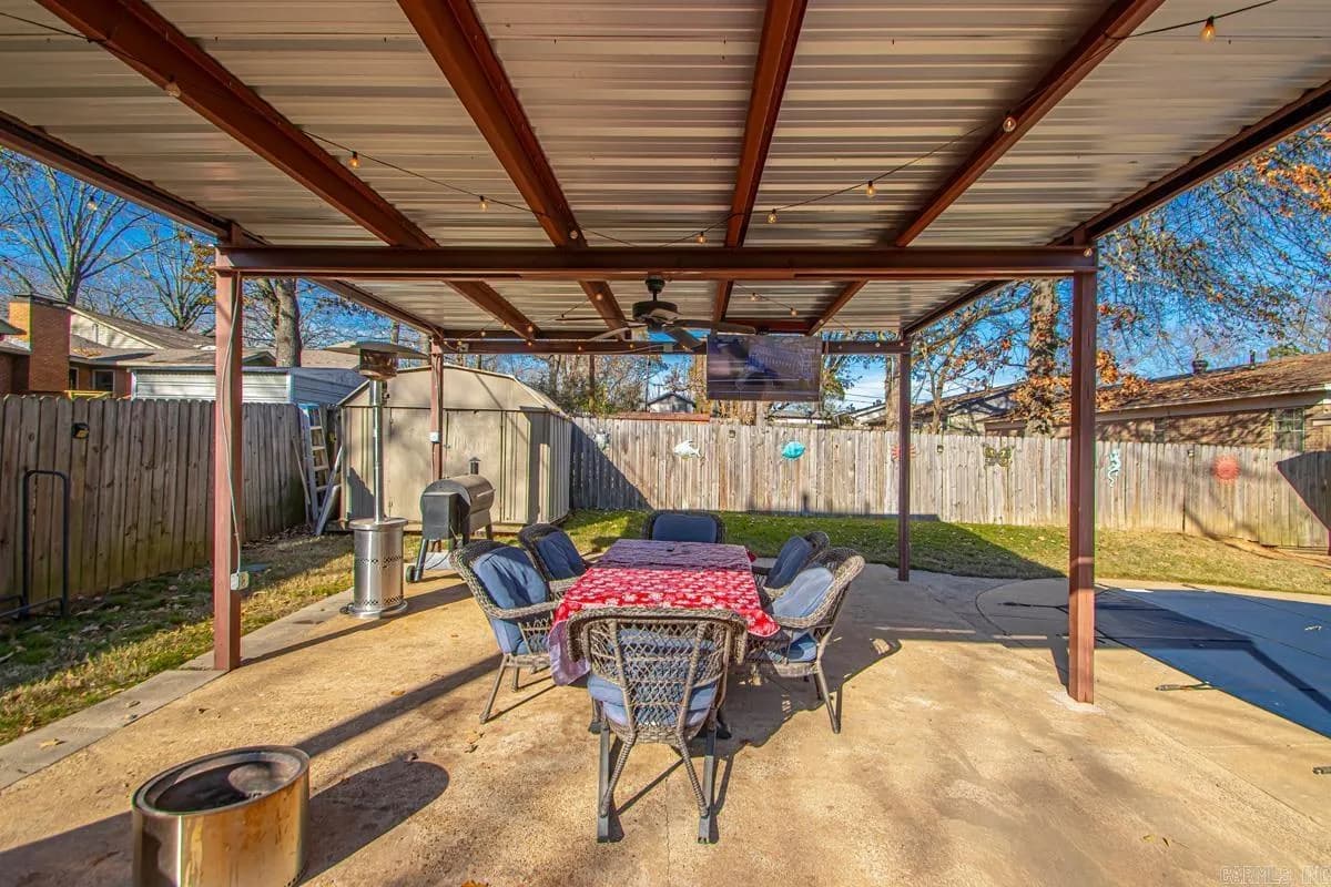 Property at 7603  Club - Image 9