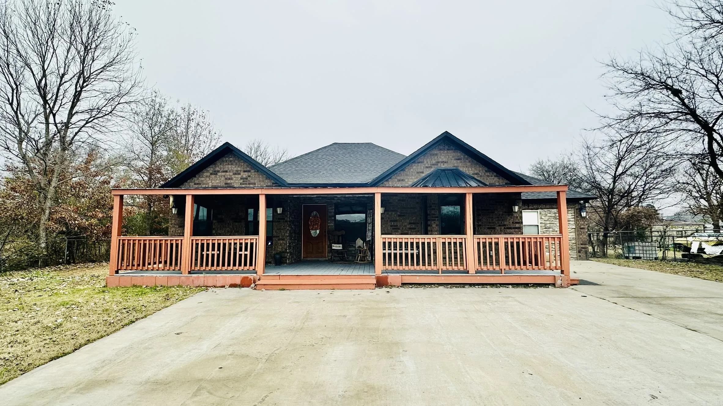 Property at 708 W Walnut - Image 3