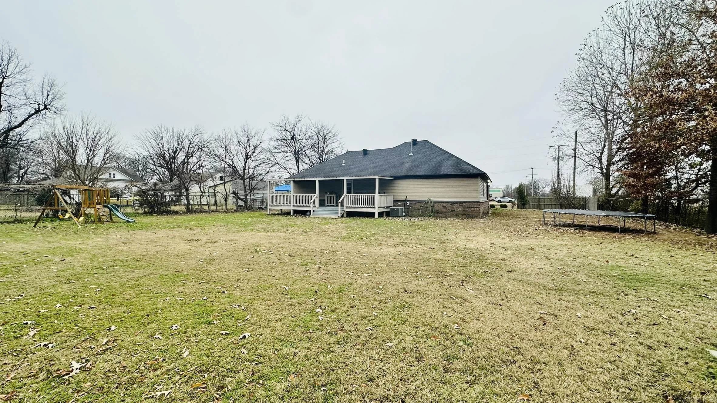Property at 708 W Walnut - Image 22