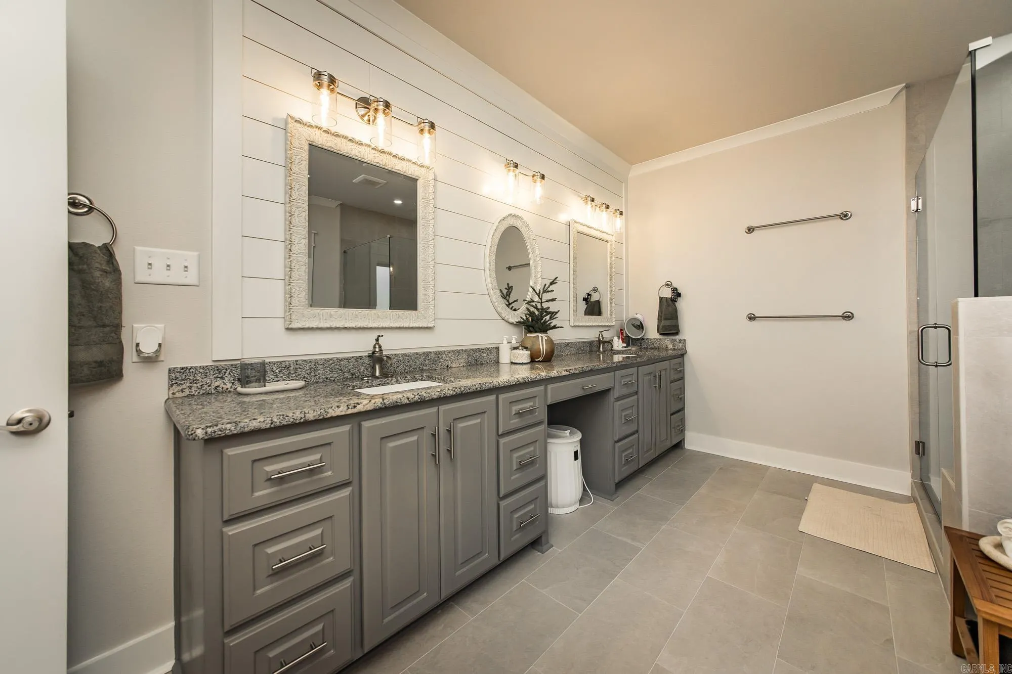 Property at 43  Wellington - Image 17