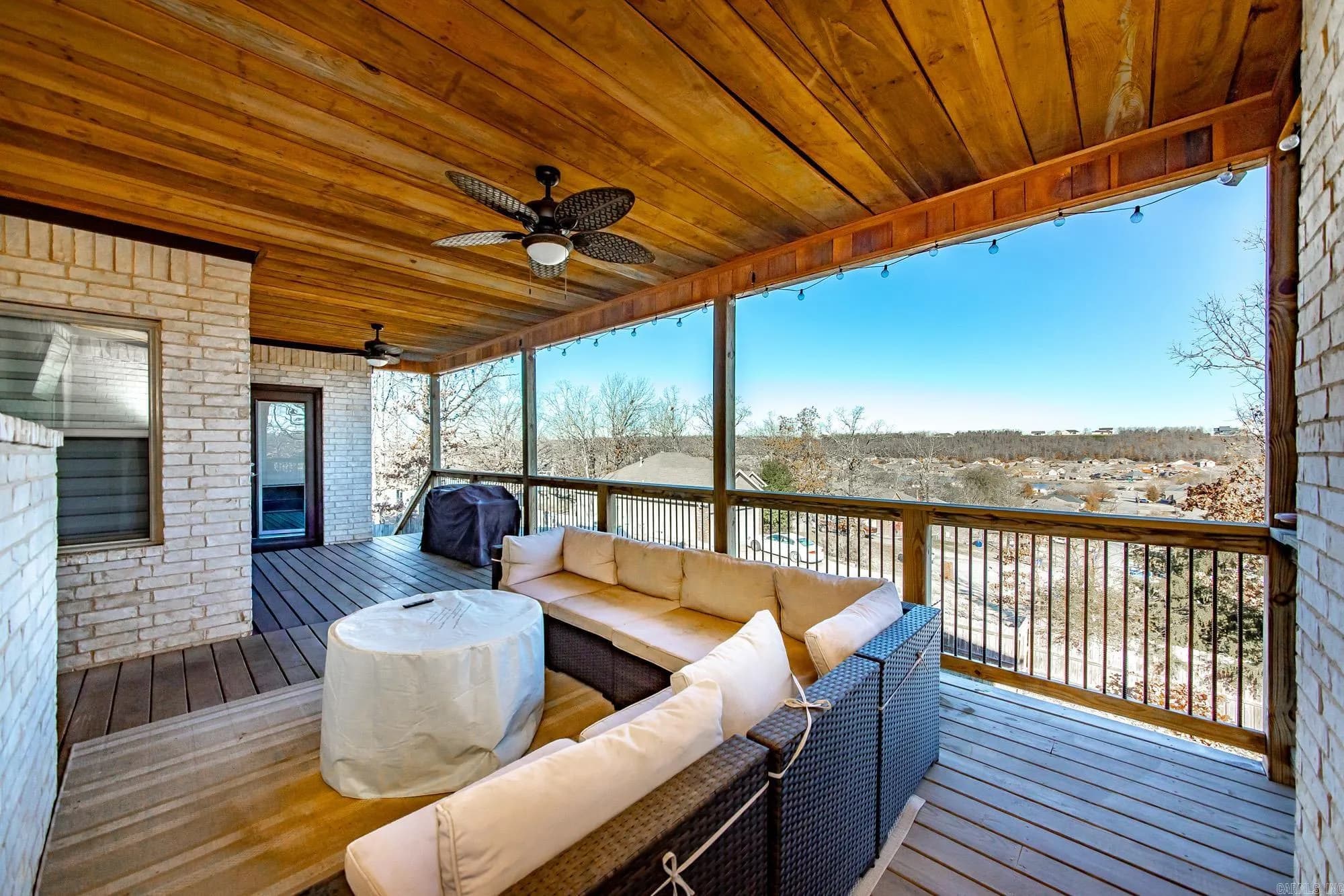 Property at 43  Wellington - Image 39