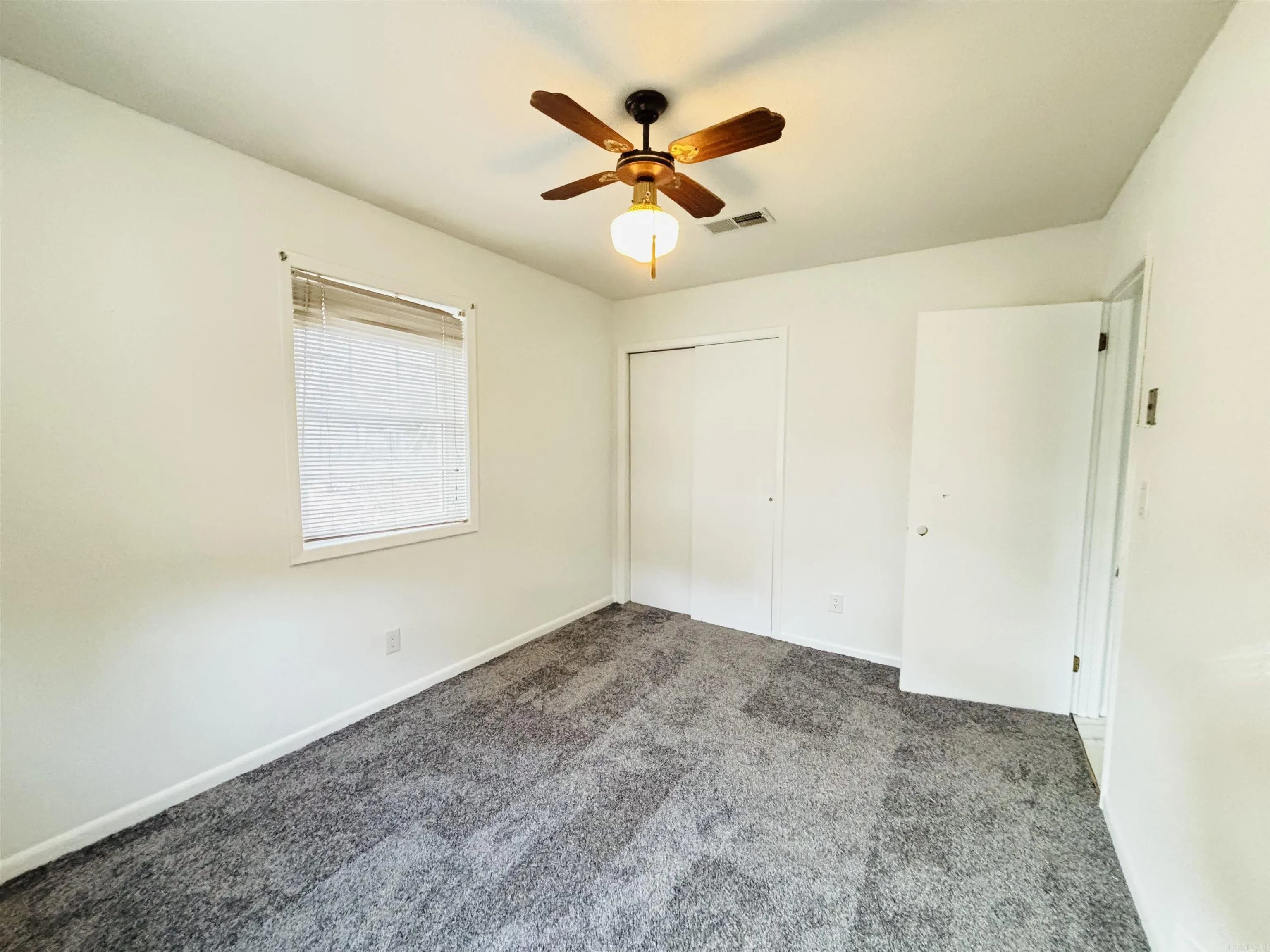 Property at 907  Seahorn - Image 24