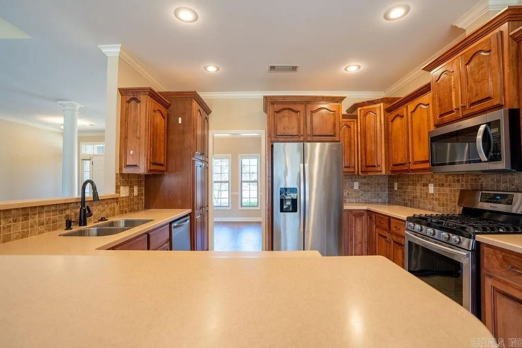 Property at 826  Copperfield - Image 16