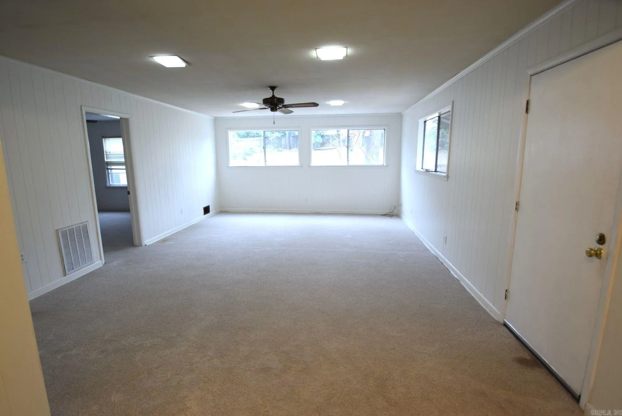 Property at 5917  Lee - Image 8