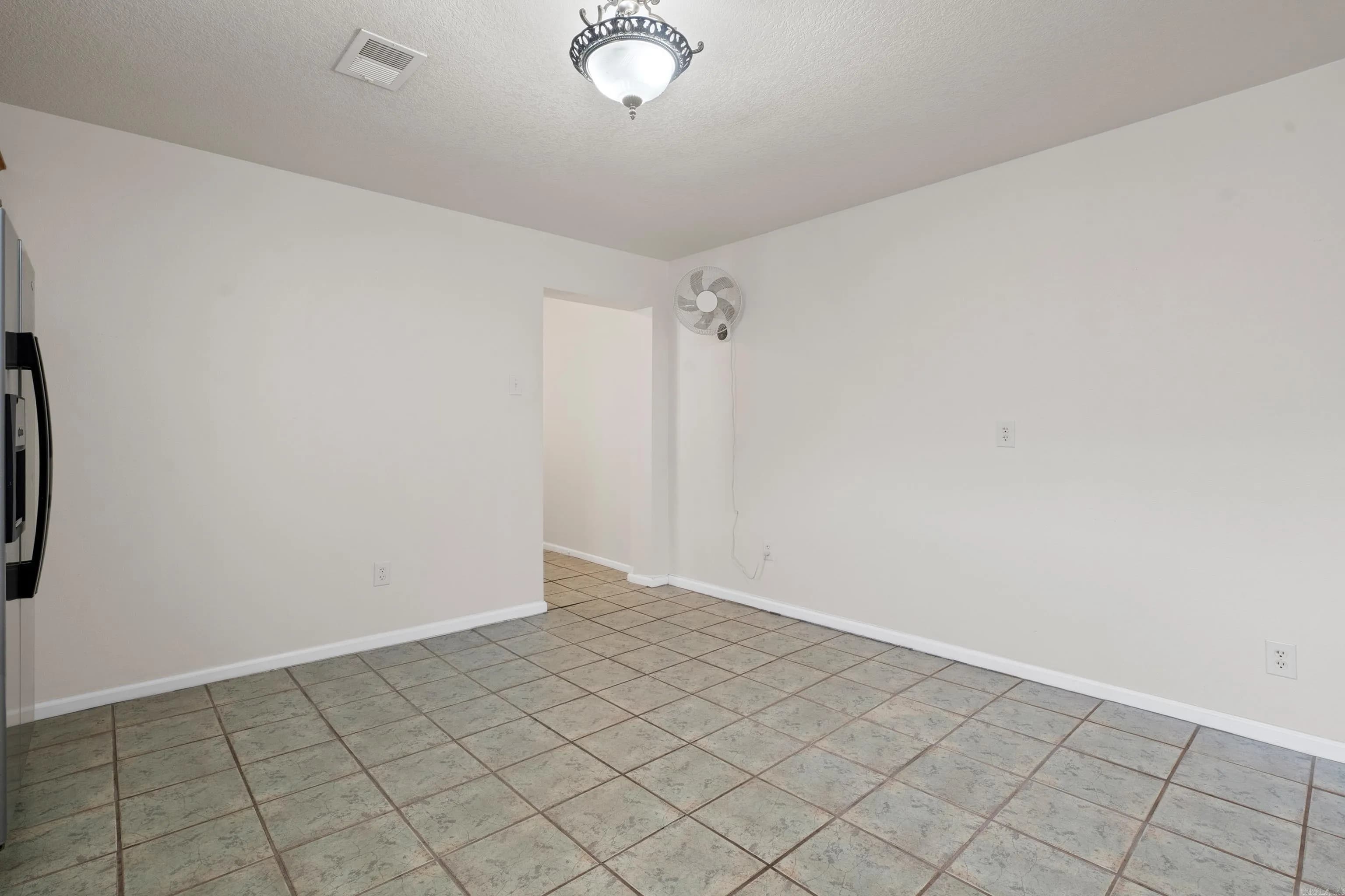 Property at 303  Oaklawn - Image 10
