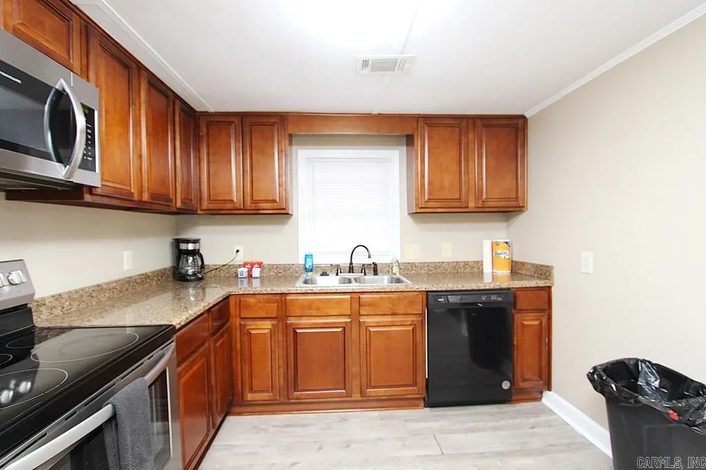 Property at 14  Cross - Image 16