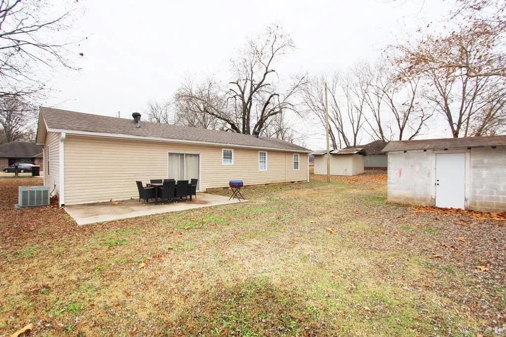 Property at 14  Cross - Image 6