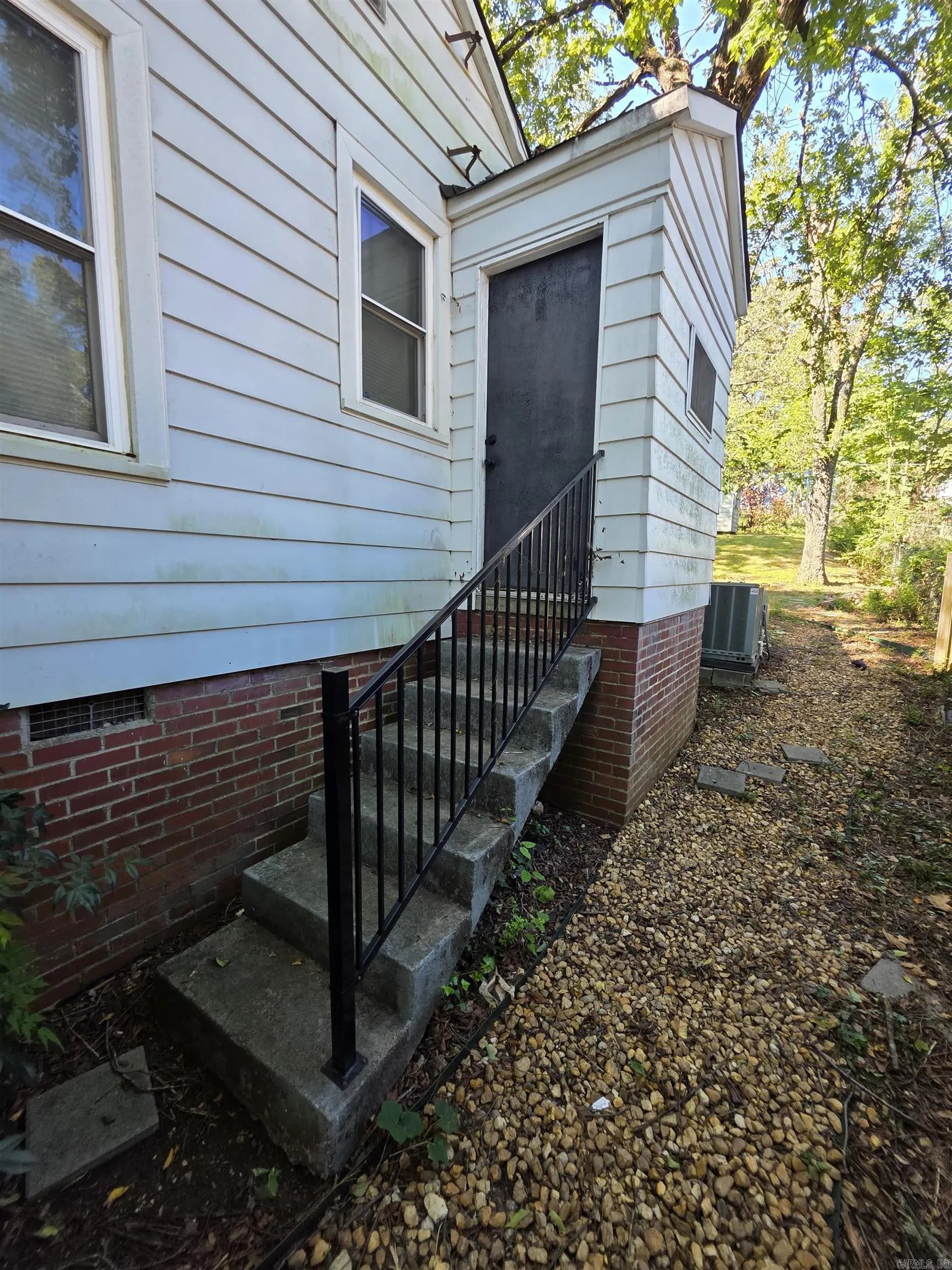 Property at 402 S Valentine - Image 12