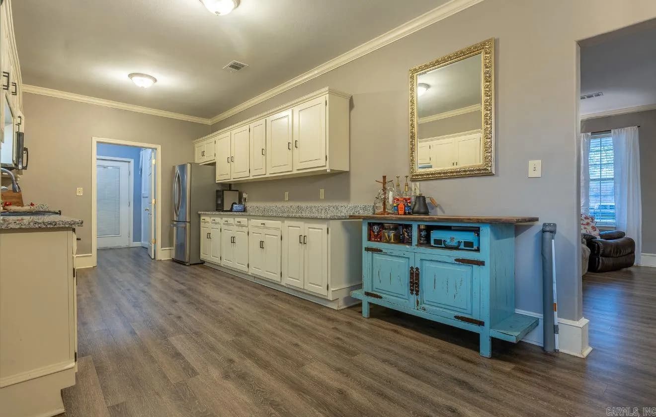 Property at 237  Chick - Image 6