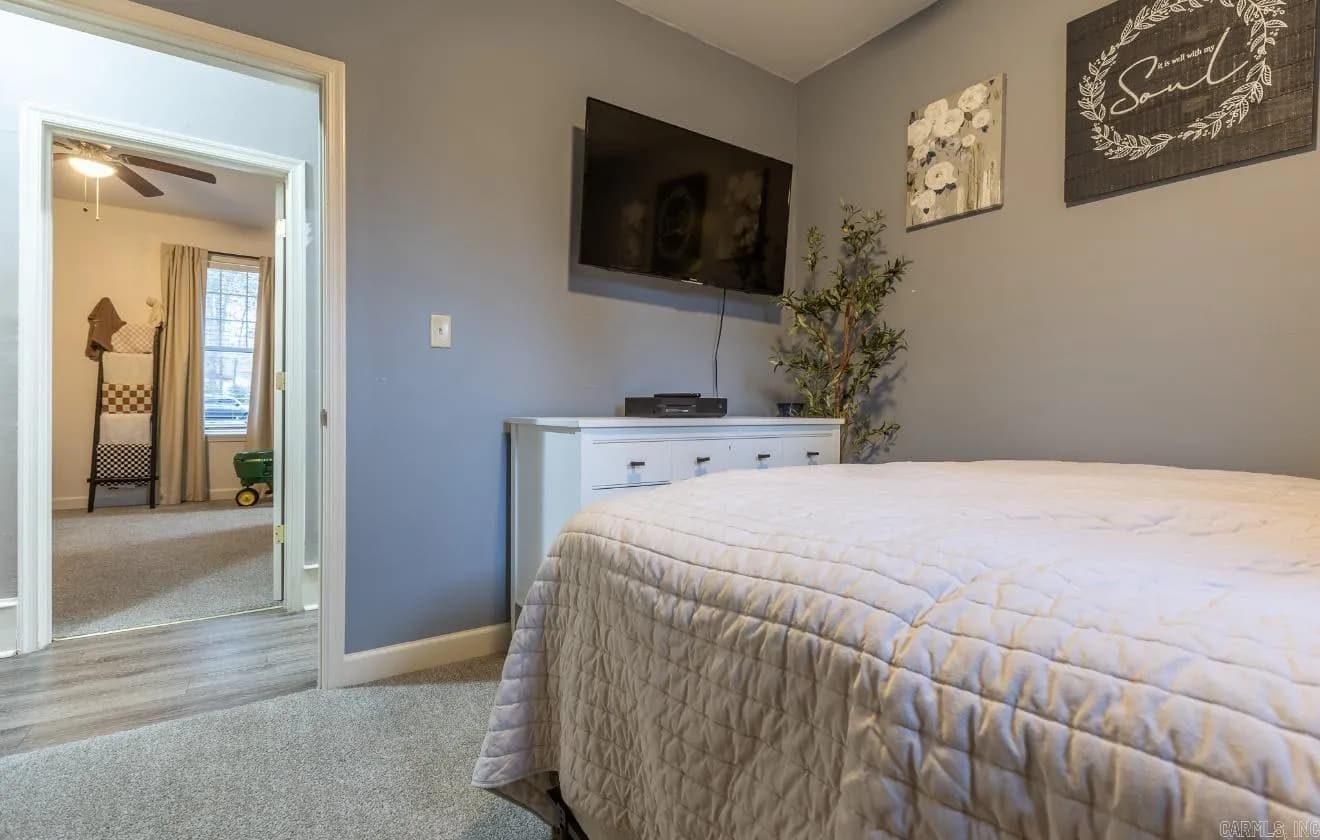 Property at 237  Chick - Image 15