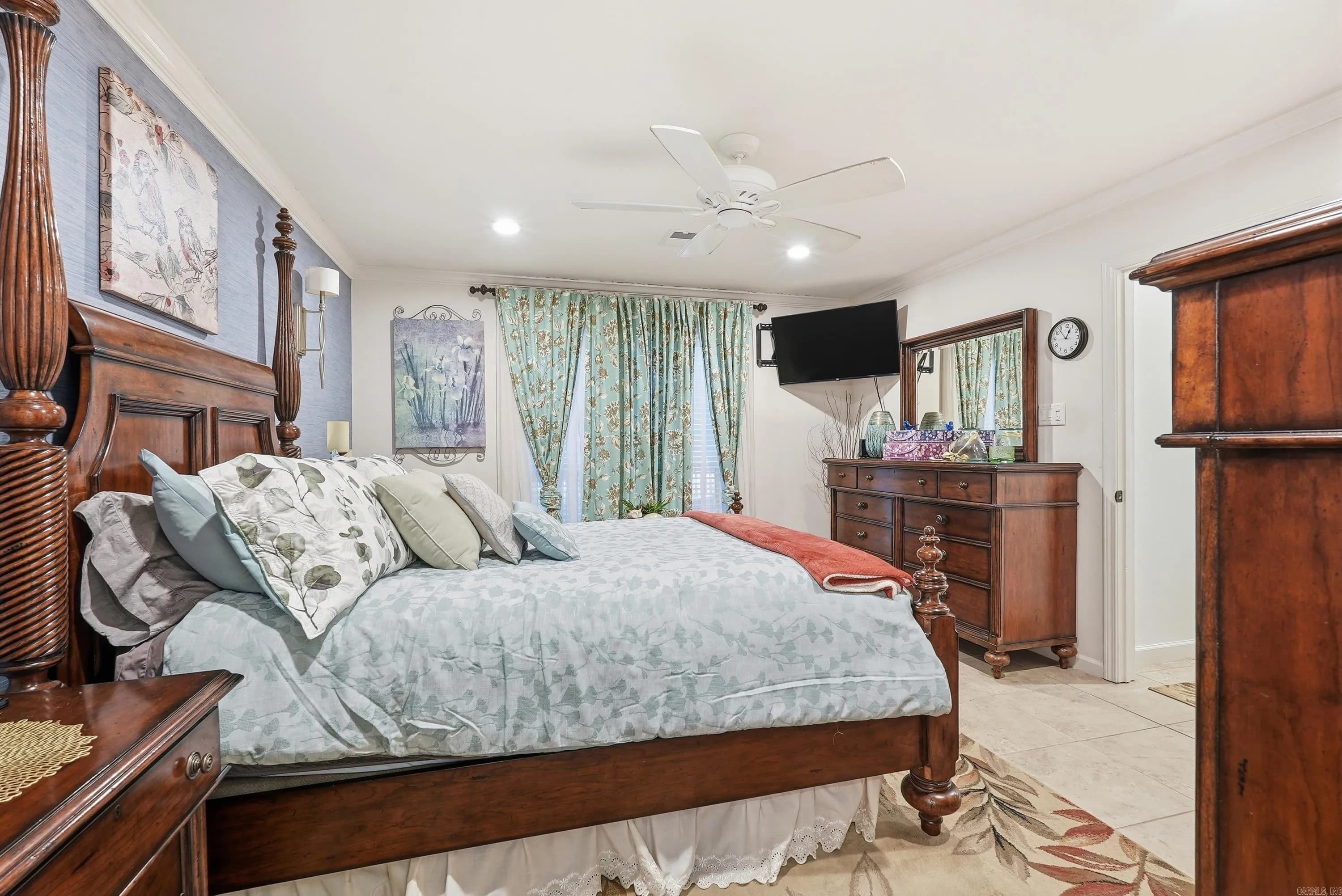 Property at 645  Diane - Image 28