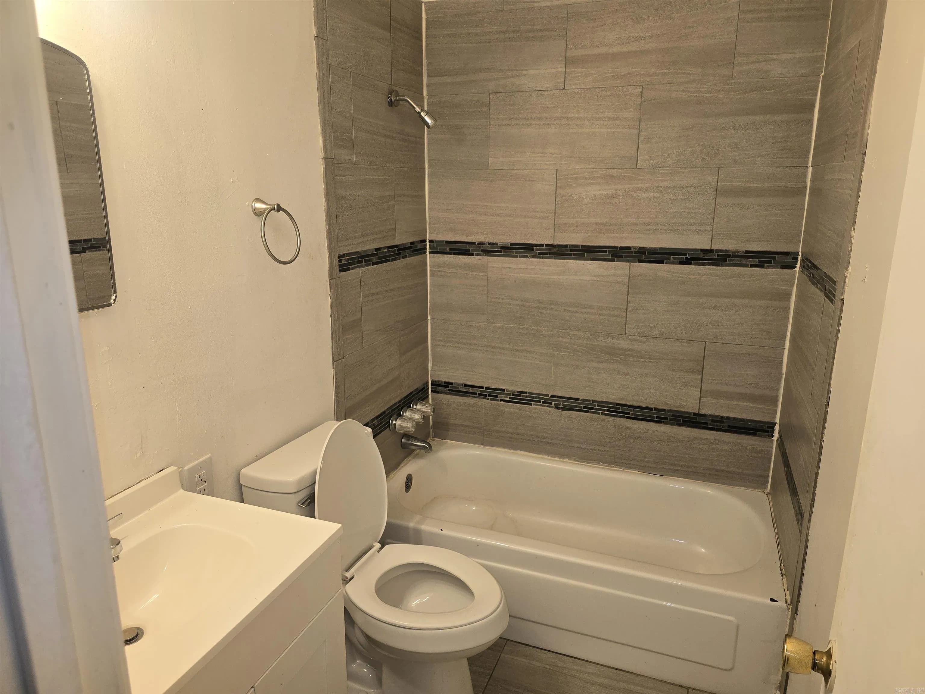 Property at 3016 S Gum - Image 11